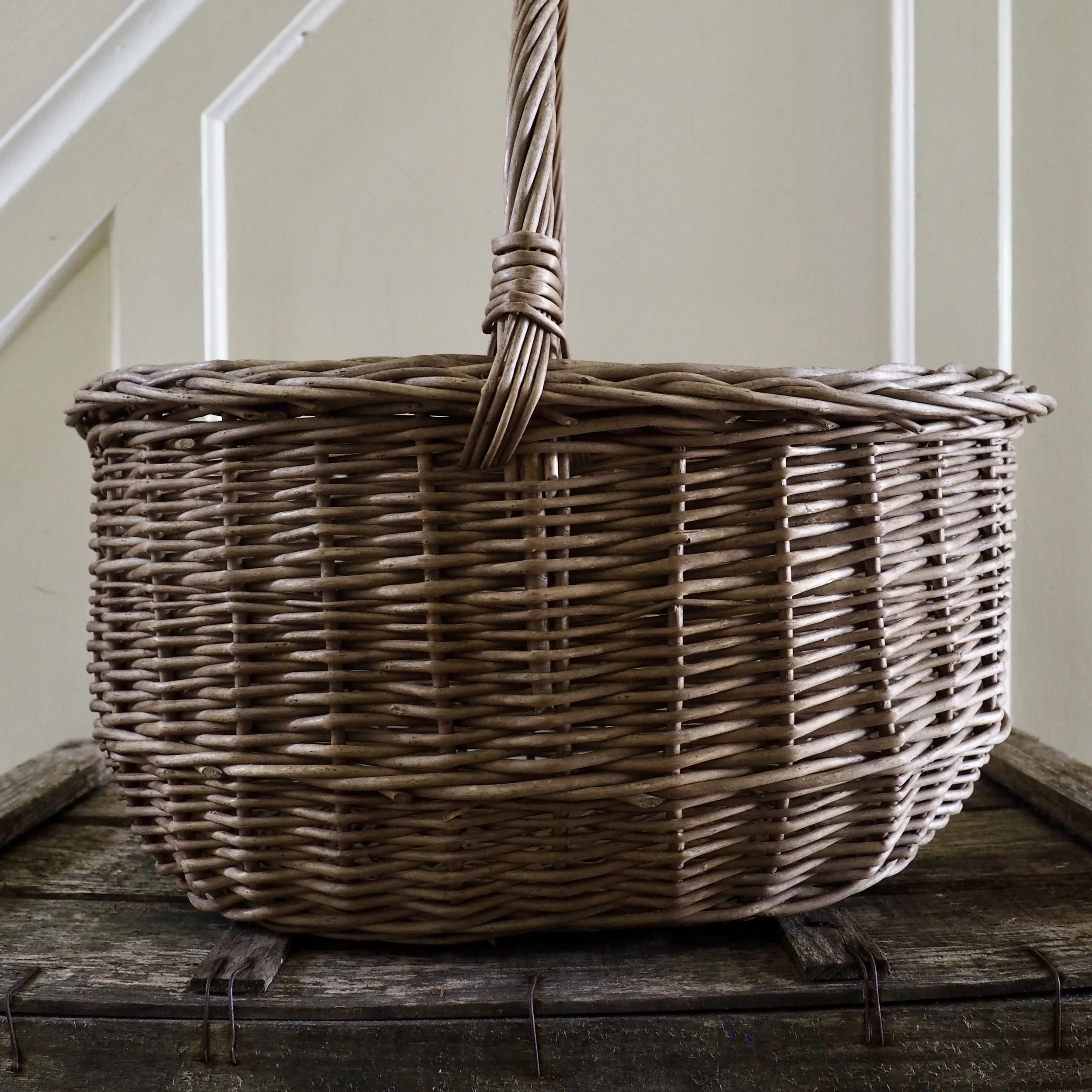 Vintage wicker basket with handle