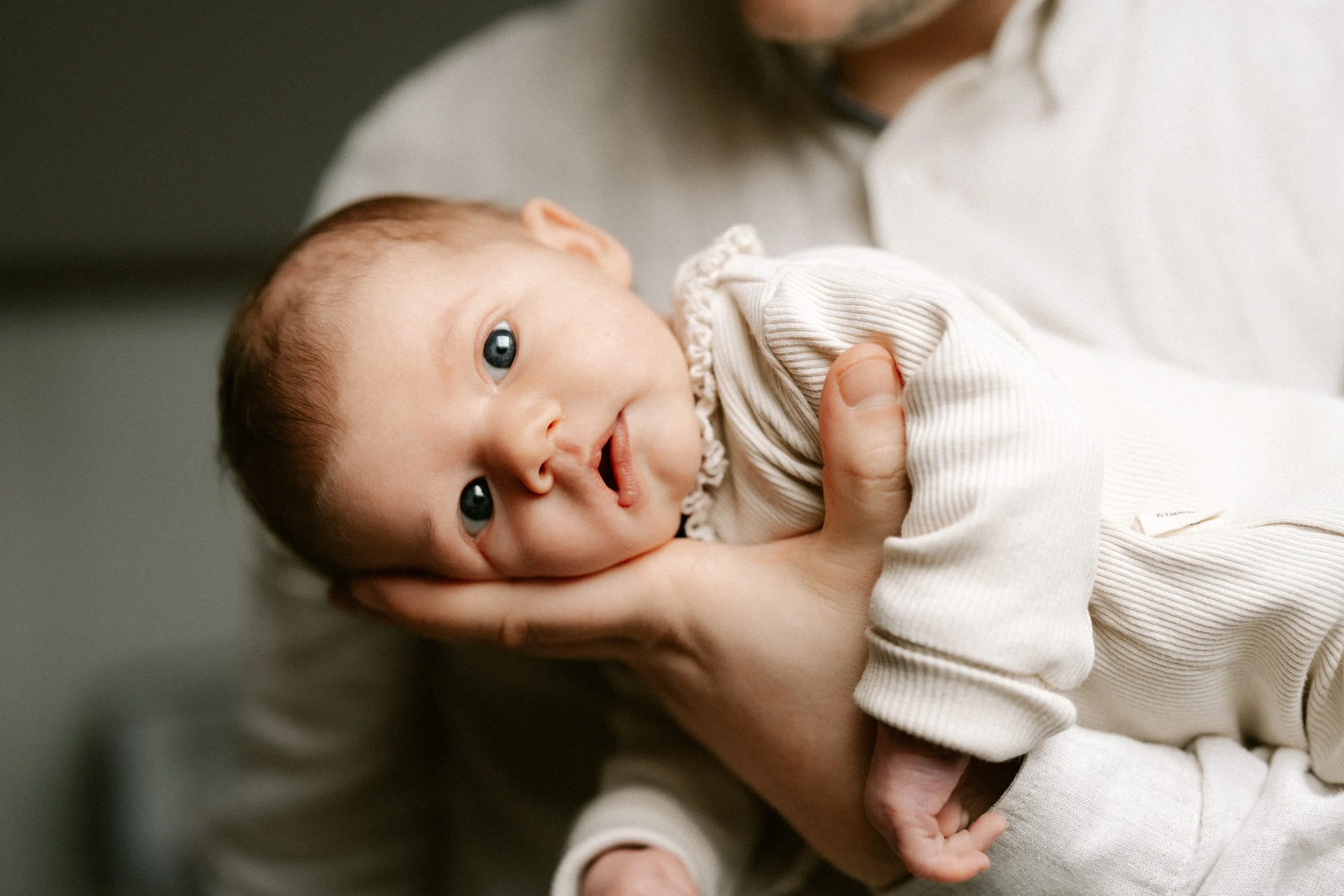 natural newborn photography inside the family home