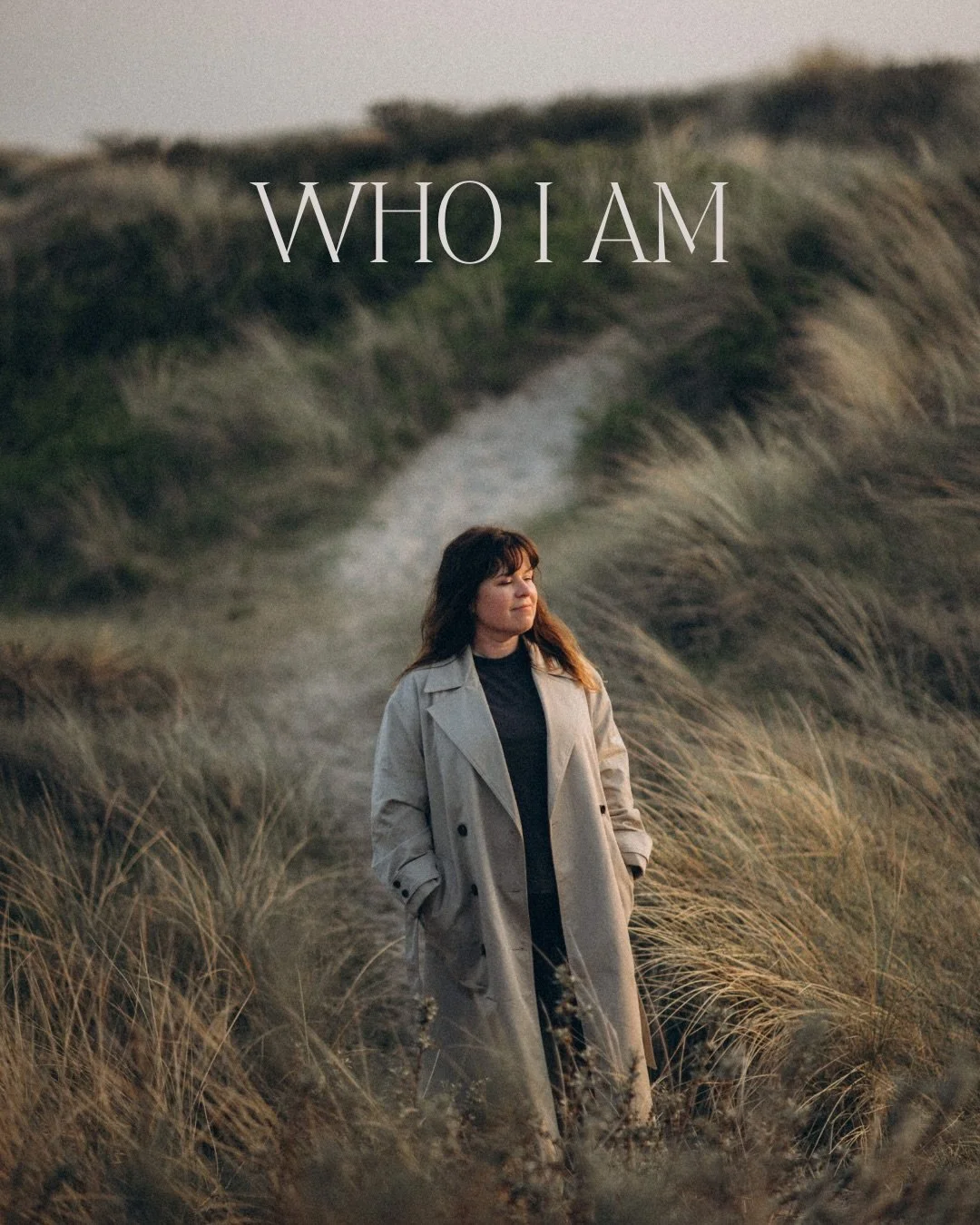 Hello, it&rsquo;s me! And I want to share some things about myself. 

I&rsquo;m Charlotte, wedding photographer, dog mom, and calm observer of all things love.
I believe in quiet stories; the kind told through glances, soft light, and moments that un