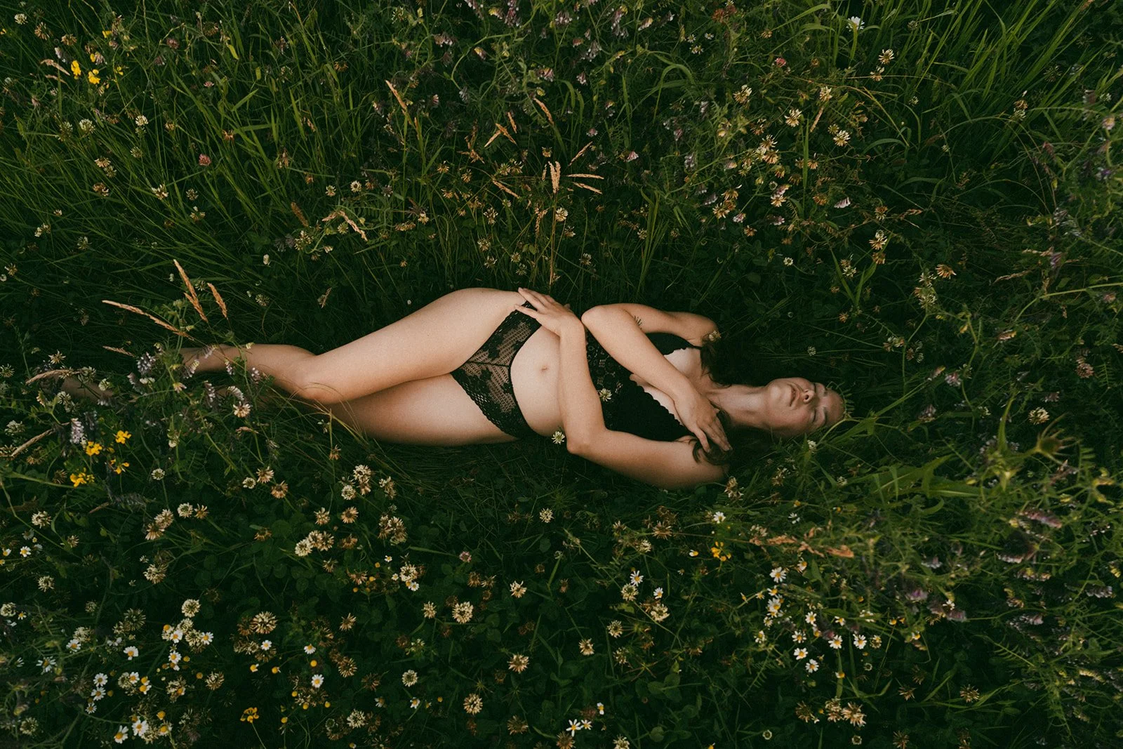 Denk je al een tijdje na over een outdoor boudoir fotoshoot in België?