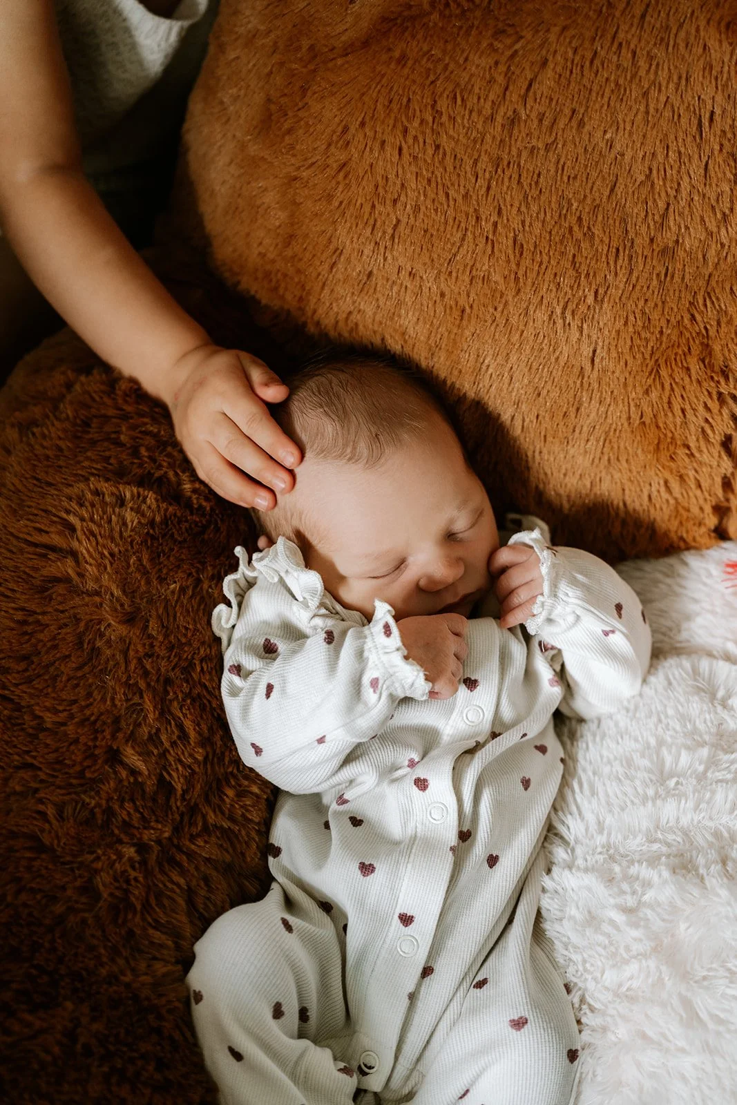 Newborn fotoshoot bij je thuis | De eerste dagen met je baby in beeld