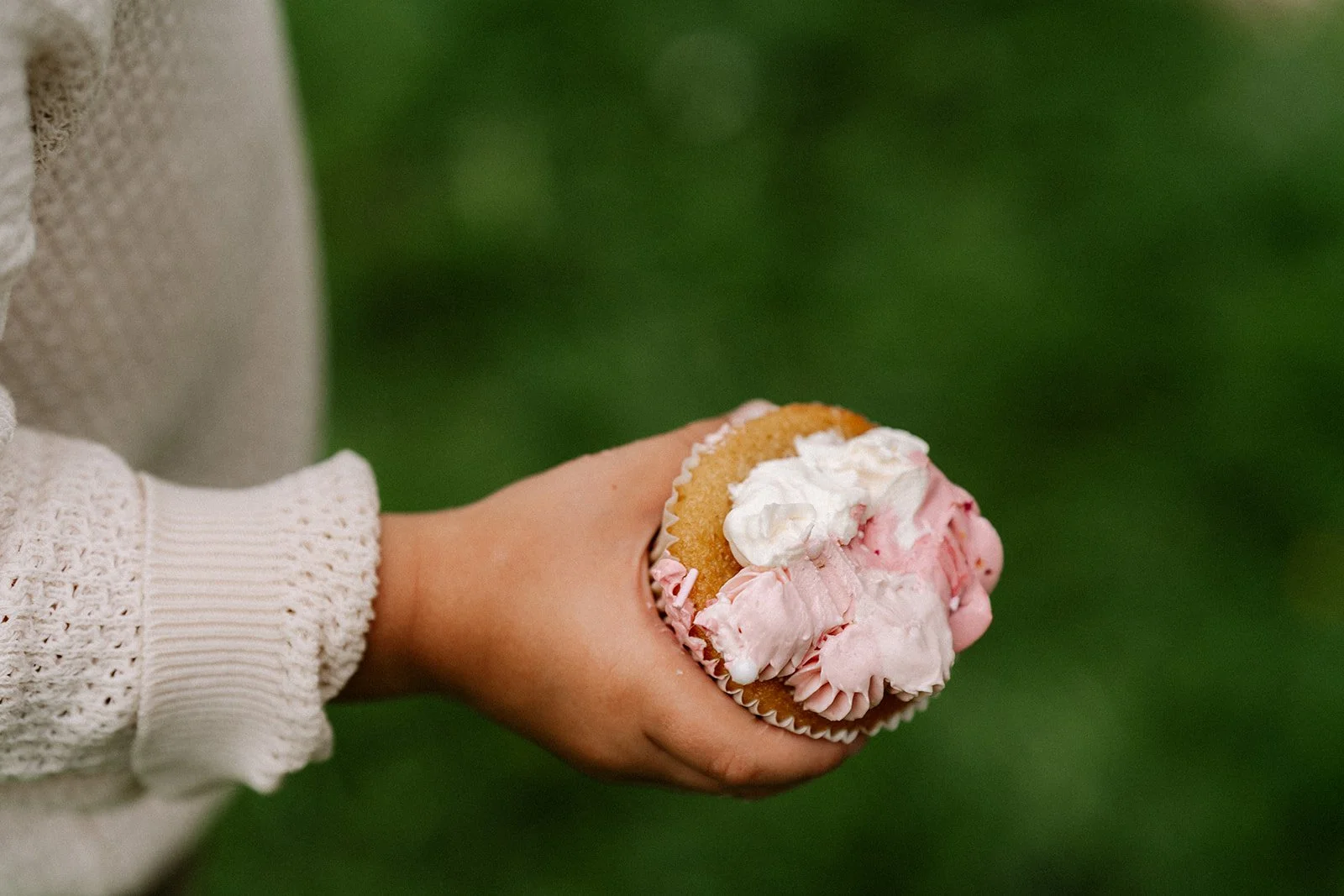 detailfoto van een heerlijke cupcake