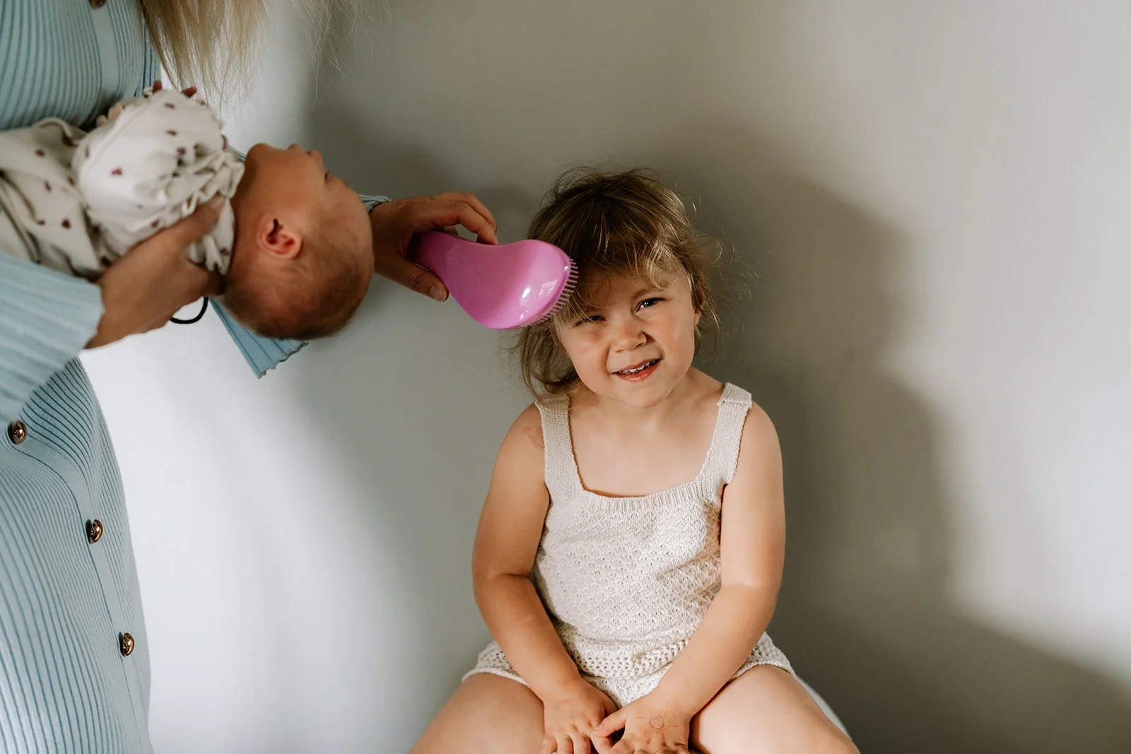 life as it is: klaarmaken van de dochter voor een Newborn shoot aan huis