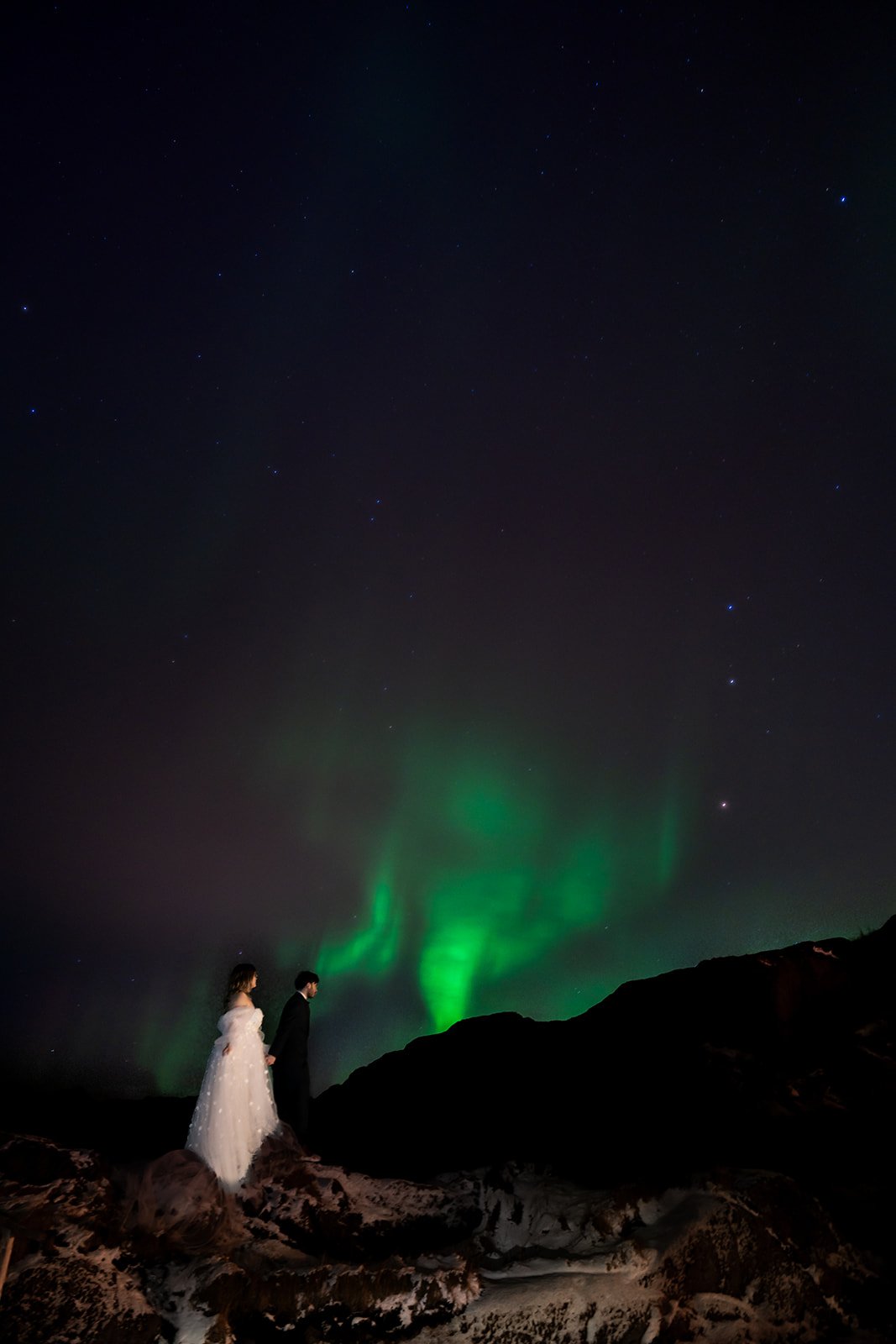 elopement under the northern lights in Norway