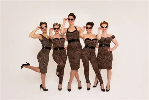 Elle &amp; Pocketbelles' New Year’s Eve Celebration