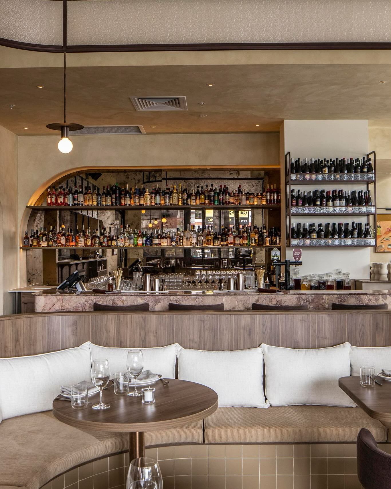 Where design meets amore 🤌 this build reminds us why we do what we do - designing spaces where good vibes, great food, and even better memories come together @sasso.italiano by #sgbgroup

#hospitalitydesign #hospitalityconstruction #brisbanebuilders