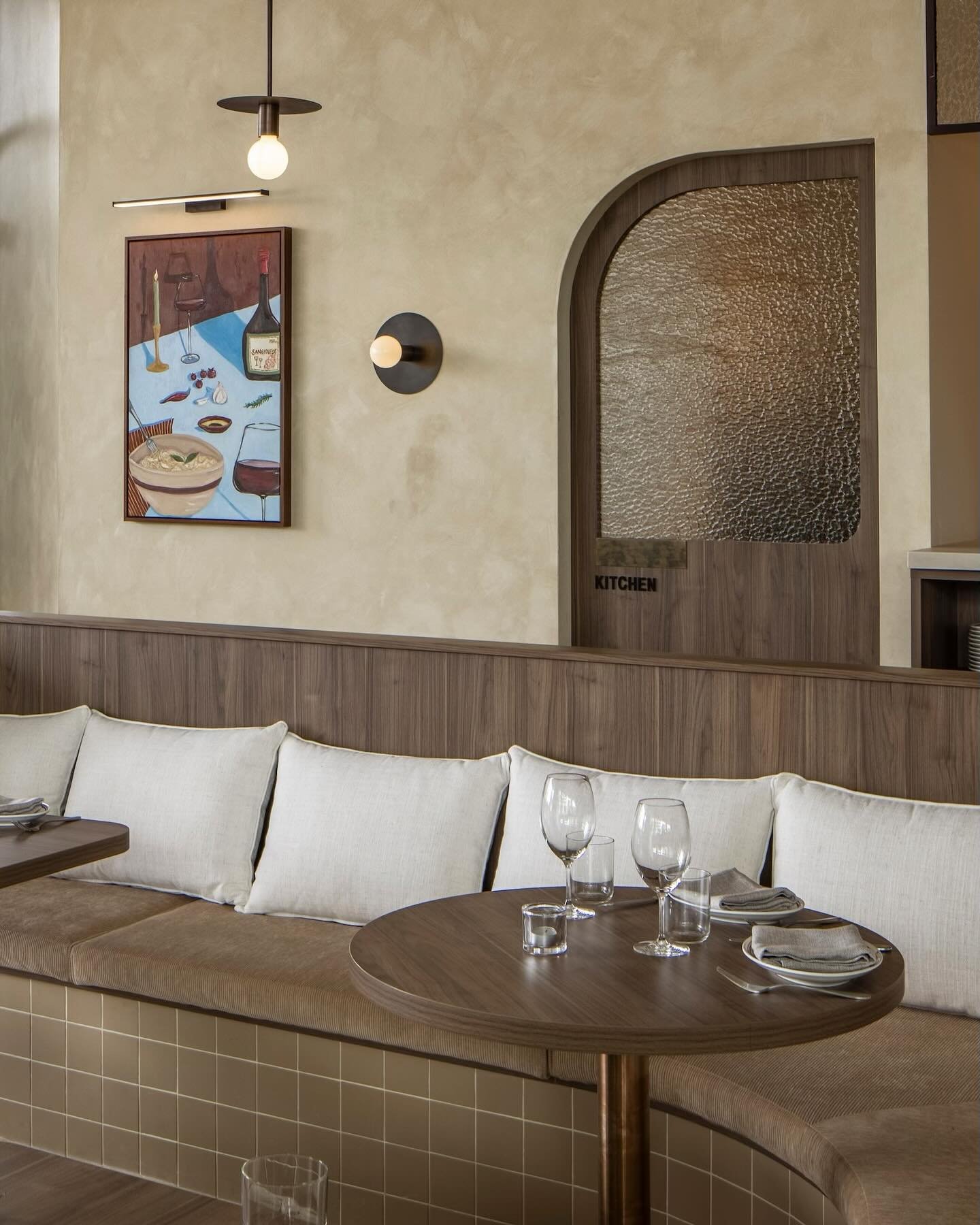 Fine wine, fine food&hellip; and a damn fine fitout🍷cheers to that!

#sassoitaliano by #sgbgroup 

#hospitalitydesign #hospitalityconstruction #brisbanebuilders #designandconstruct #commercialdesign #commercialconstruction