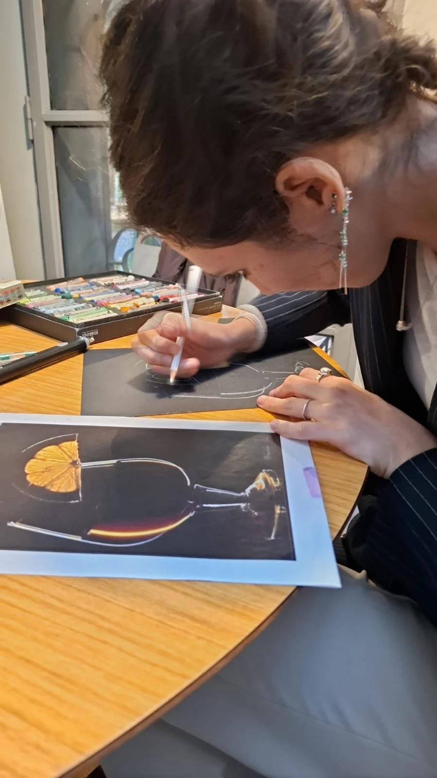 Corsi di Pittura olistica per adulti, per concedersi un momento rigenerante                                          e rilassante di connessione profonda                                     con se stessi.
Tecniche pittoriche intuitive.               