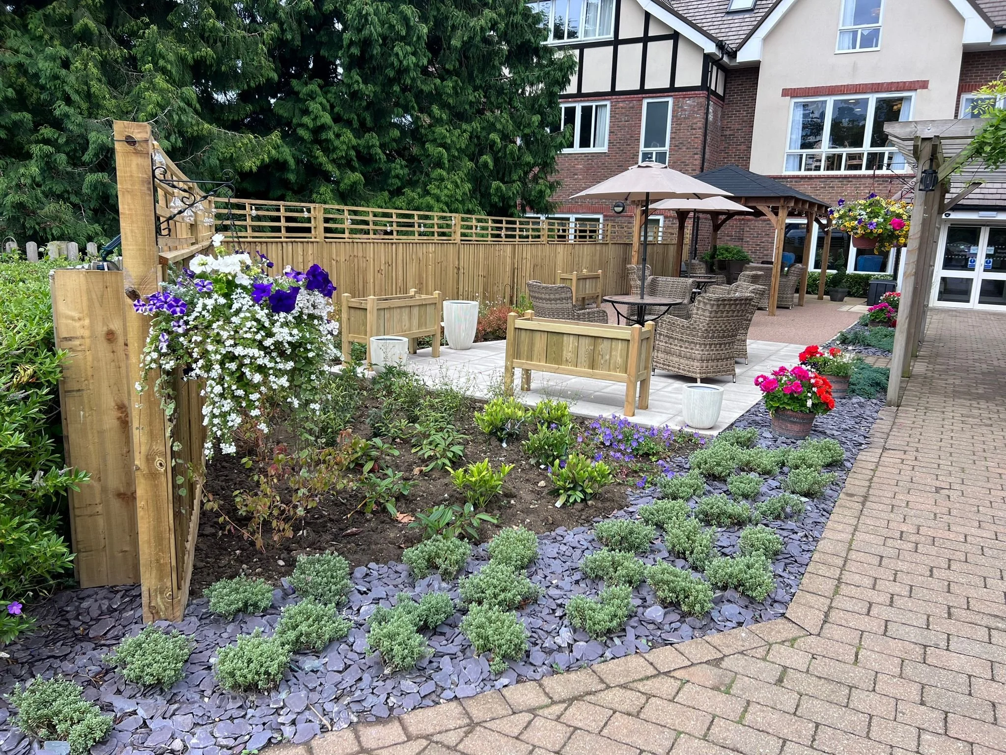 Your Guide to Autumn Garden Maintenance: Keep Your Garden Healthy