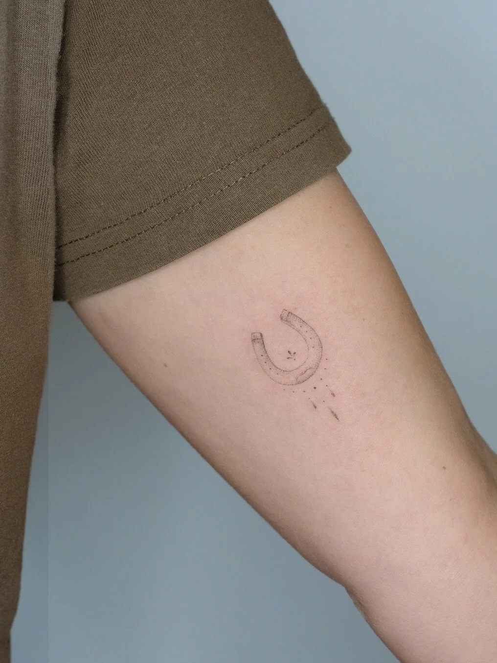 recent january handpoked tattoos and moments 💓🫶🏼 

#handpoke #handpokedtattoo #brightontattoo #londontattoo #finelinetattoo