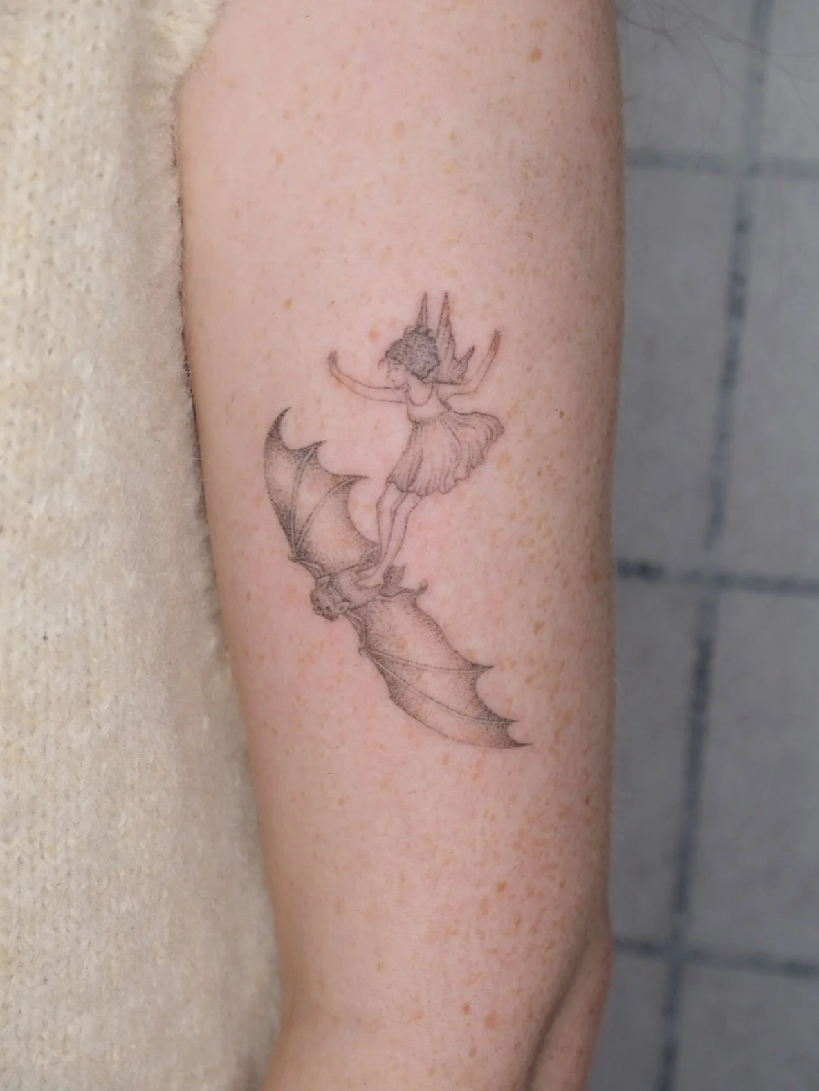 thank you Bristol 🧡
January ~ I&rsquo;ve opened up lots of space available in Brighton and London for handpoked tattoos &amp; workshops. DM to book in 💌

#handpoke #londontattoo #bristoltattoo #brightontattoo #handpokeartist