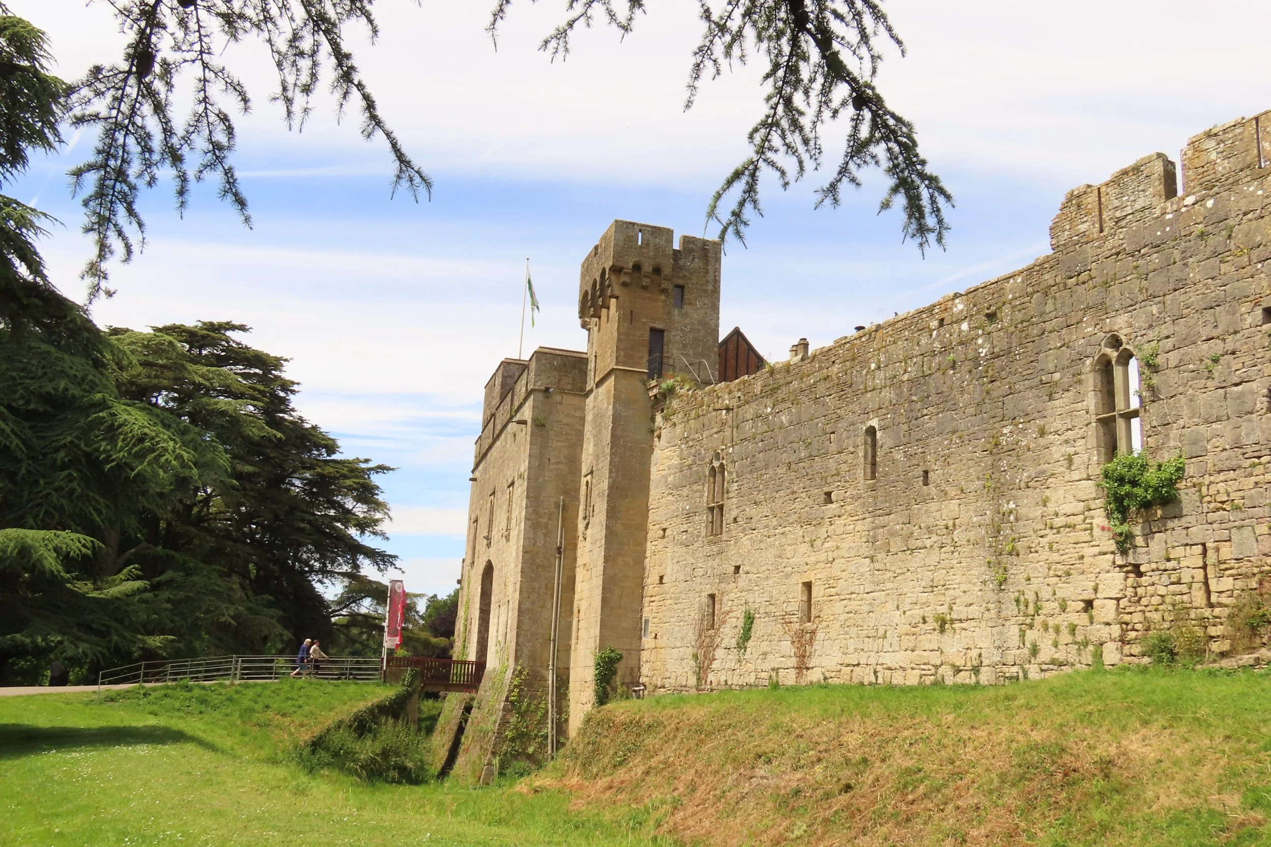 around-caldicot-castle_53833141931_o.jpg