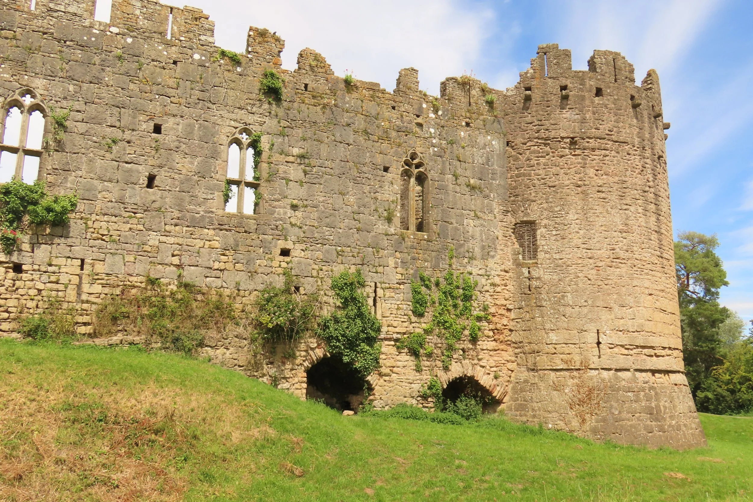around-caldicot-castle_53833482374_o.jpg