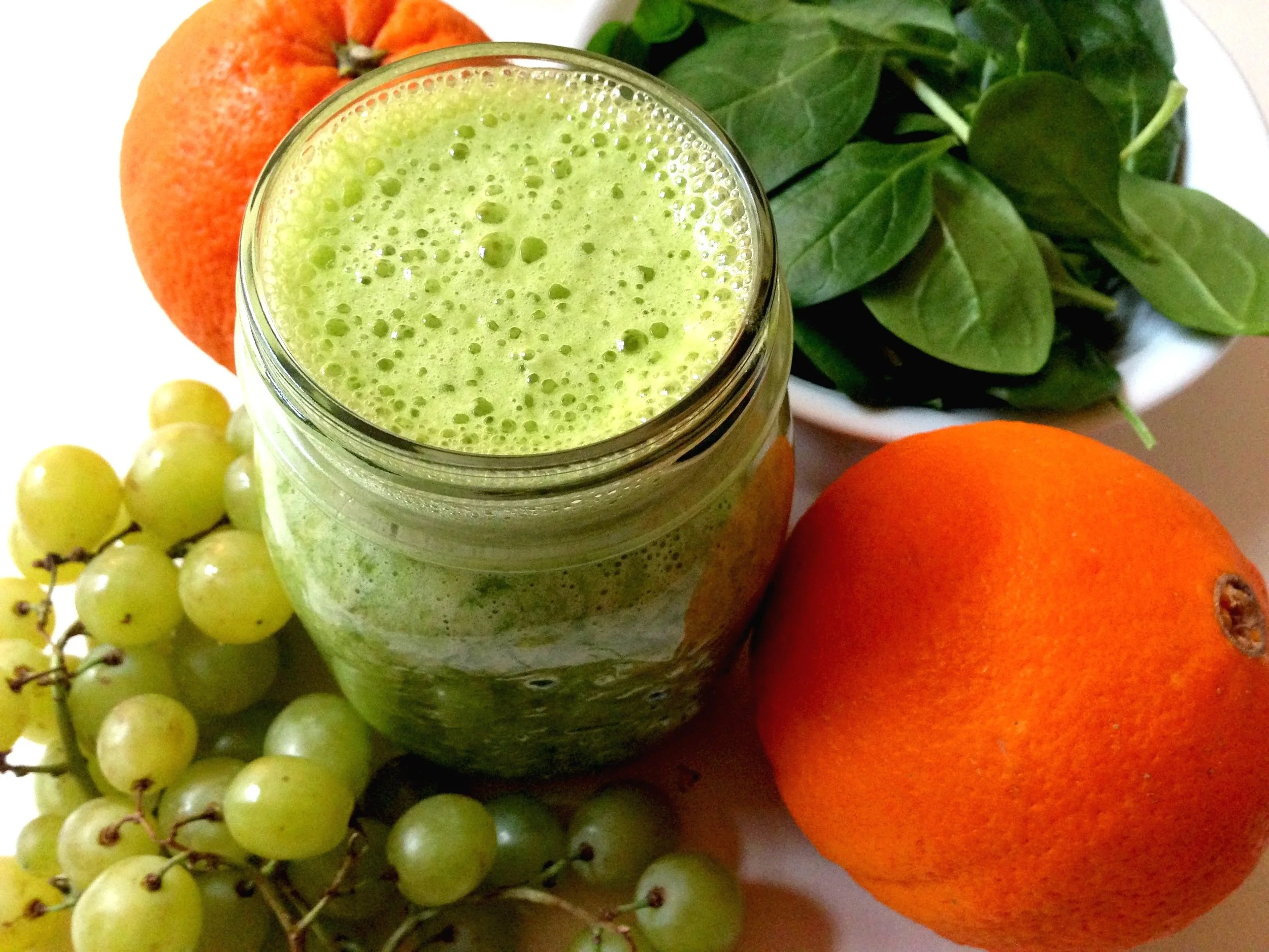 Grüner Smoothie im Glas