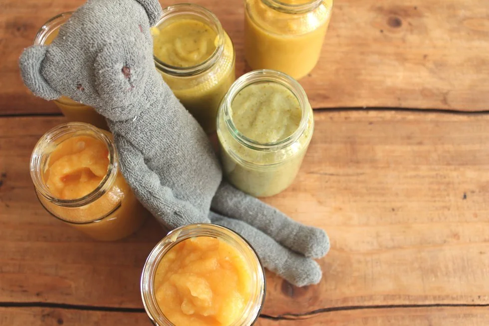 Selbstgemachter Babybrei in Gläsern – Vorbereitung für den Beikoststart