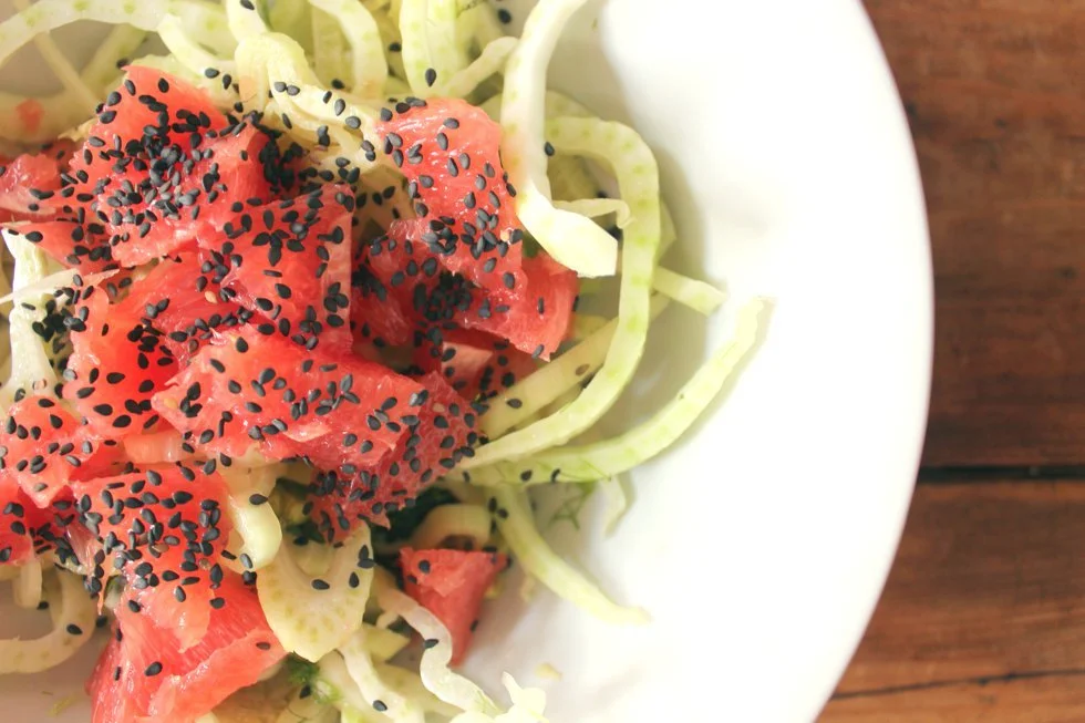 Teller mit Fenchel-Grapefruit-Salat