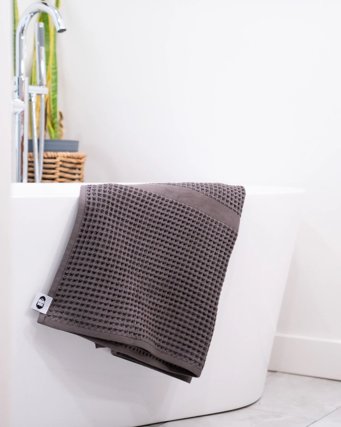 History remembers the moments that changed everything.

Crossing the oceans.
Human space flight.
Splitting of the atom.

Should a premium, two section bath towel for men be mentioned alongside humanity&rsquo;s greatest breakthroughs?

Of course it sh