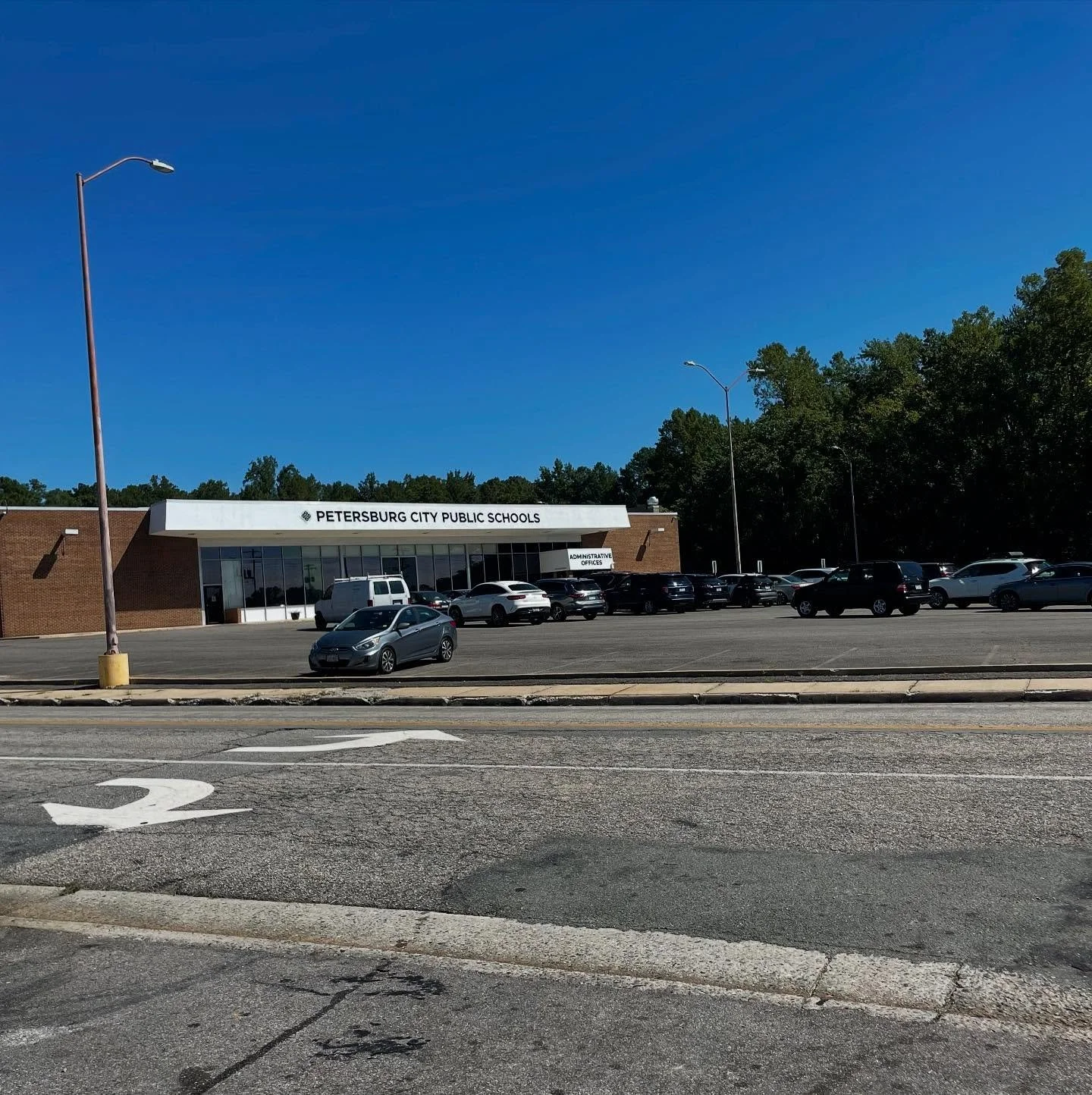 Excited to share that Happy Co Floors recently wrapped up a fantastic project with Petersburg City Public Schools! We installed 10,000 square feet of durable Shaw Contract vinyl plank flooring and 2,000 square yards of J+J Flooring carpet tile, trans