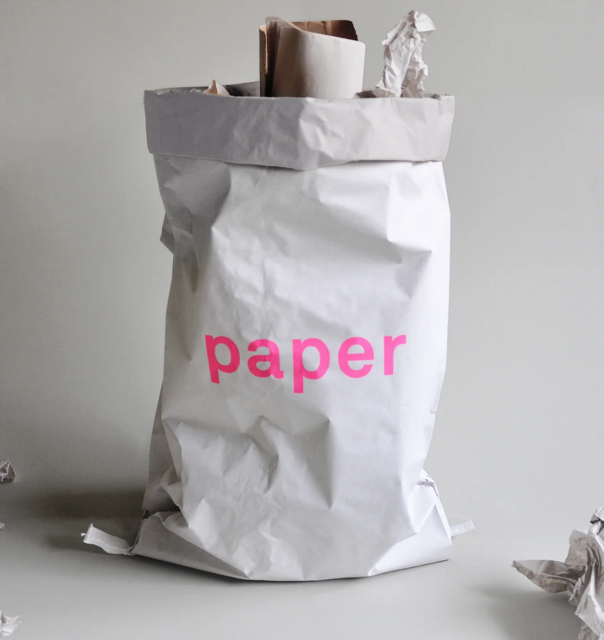 Paper Bag White / Pink letters