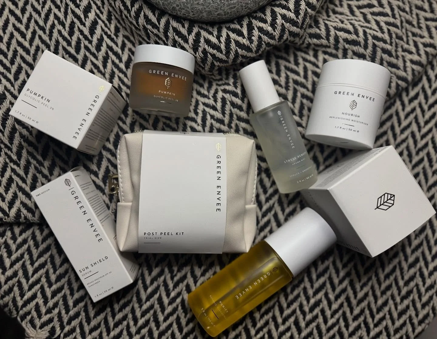 If autumn had a skincare routine… this would be it ✨
Almost fall means it’s time to cozy up my skincare routine 🍁 These are my top picks to keep skin happy when the weather cools. Which one catches your eye ?!
#allfallthings #pumkin #