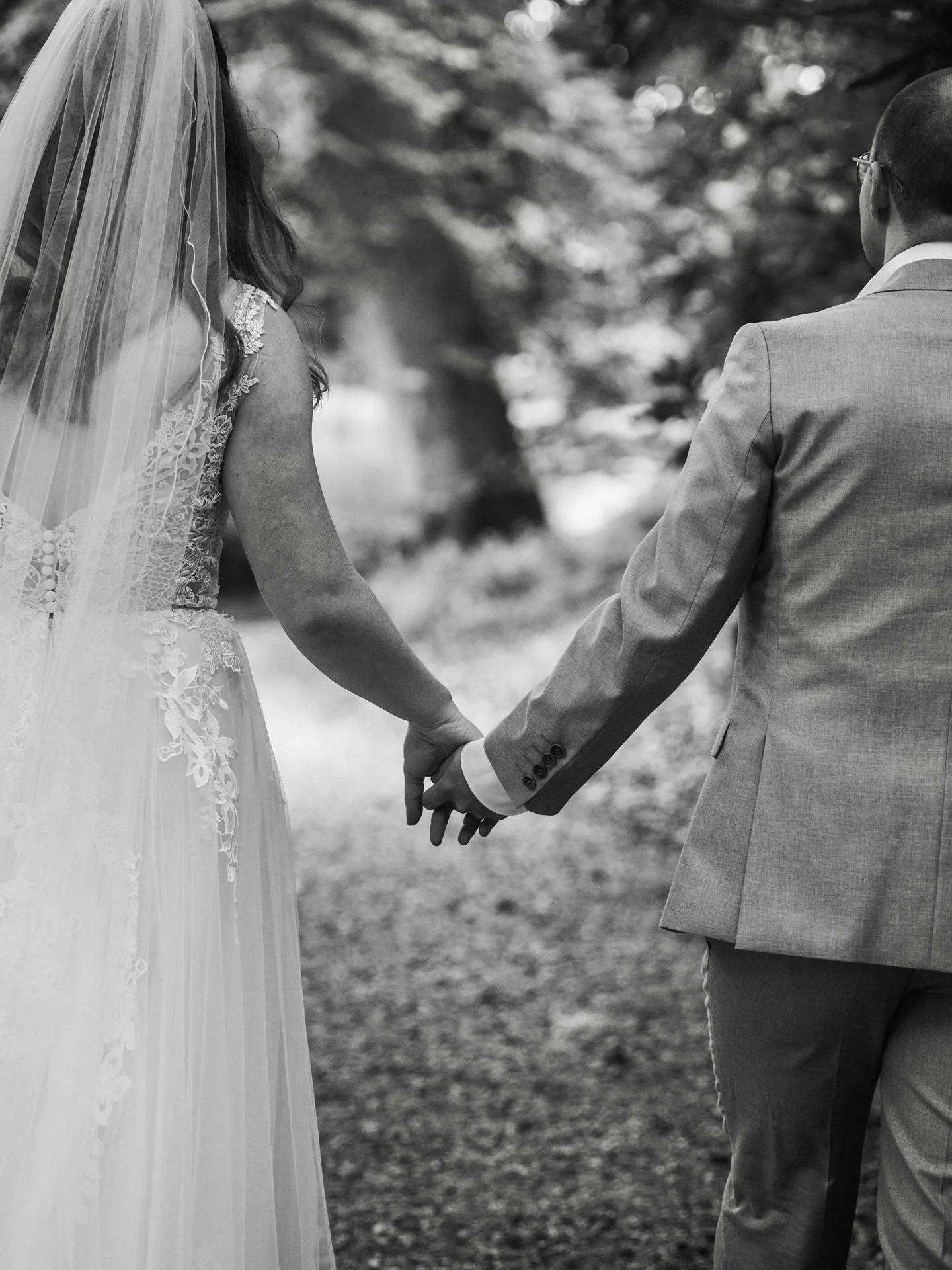 Moments from the wedding of A &amp; J 💕 

Venue: @kasteelrosendael 
&bull;
&bull;
&bull;
&bull;
&bull;
#weddingphotography #trouwfotograaf #fotograafnijmegen #trouwenin2026 #photographer #fotograafarnhem