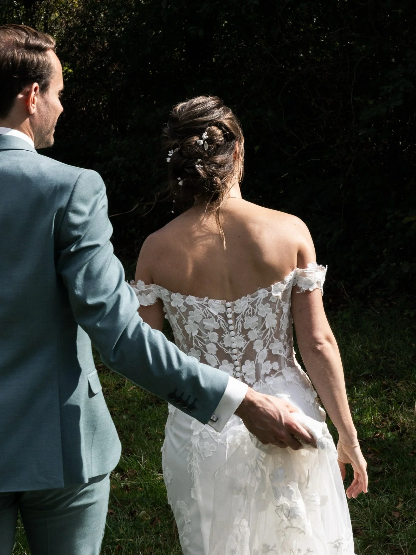 Alweer even geleden mocht ik de prachtige bruiloft van C&amp;M in Nijmegen fotograferen en het was een feestje om hierbij te zijn 🤍 Nog gezelliger werd het door de samenwerking met mijn lieve vriendin @irisjansen.photography en videograaf @karstenru