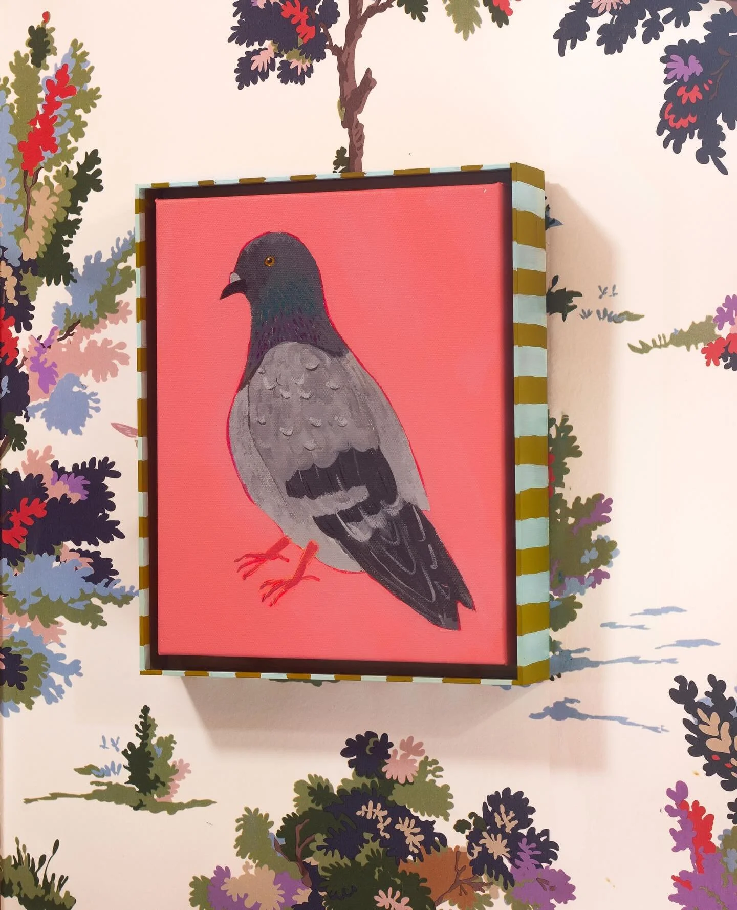 Can&rsquo;t decide which of these minis is my favorite in this frame but I do think I should consider a custom painted frame add-on to my paintings! What do we think?!