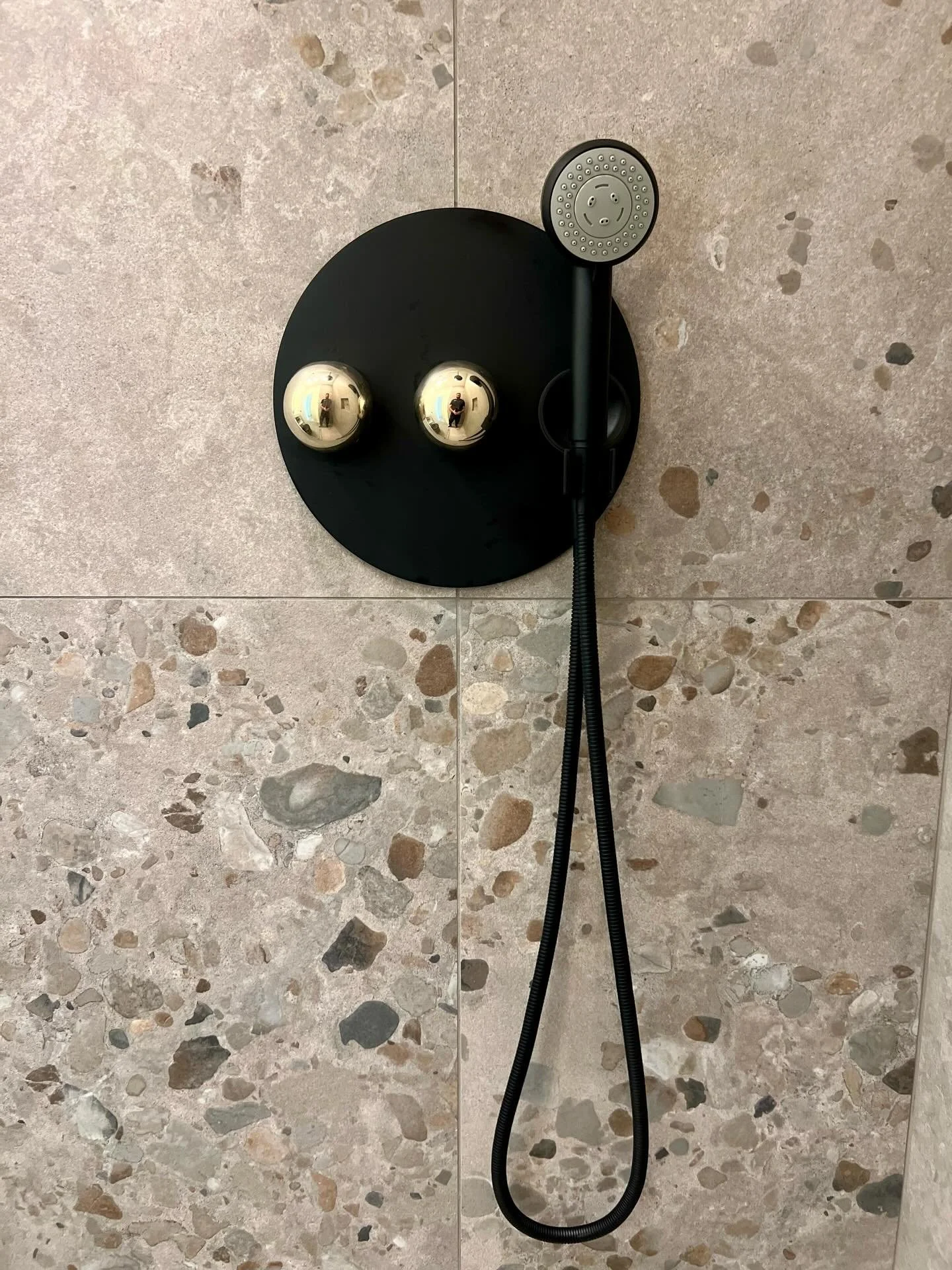 🚿 Obsessed with how these shower trims bring the whole space together, clean lines, solid feel, and that &ldquo;new build fresh&rdquo; finish. 🧼