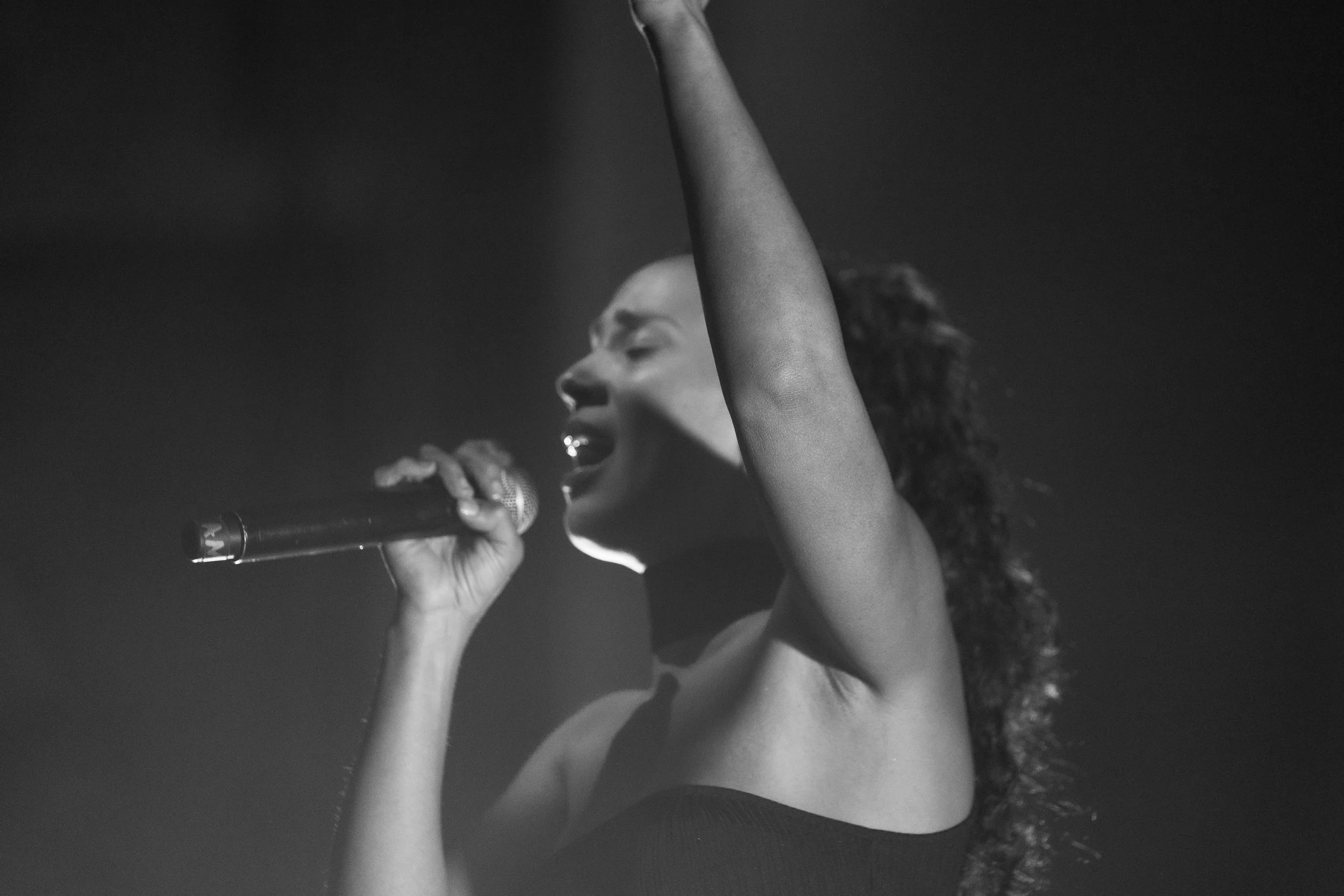 20250405_JohnnySwim_ParamountTheatre_DSC04731.jpg
