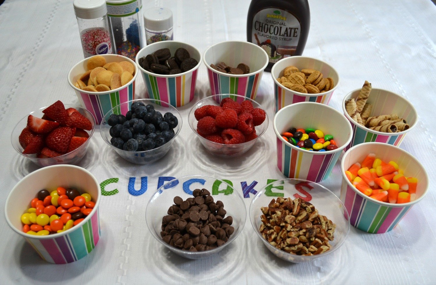 creating-a-build-it-yourself-cupcake-bar-top.jpg