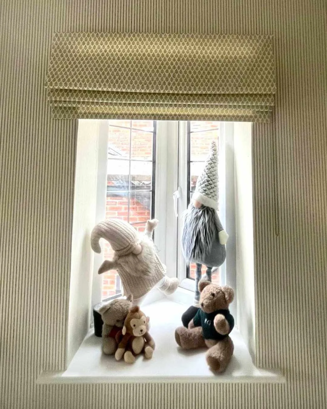 Roman blind and wallpaper in situ