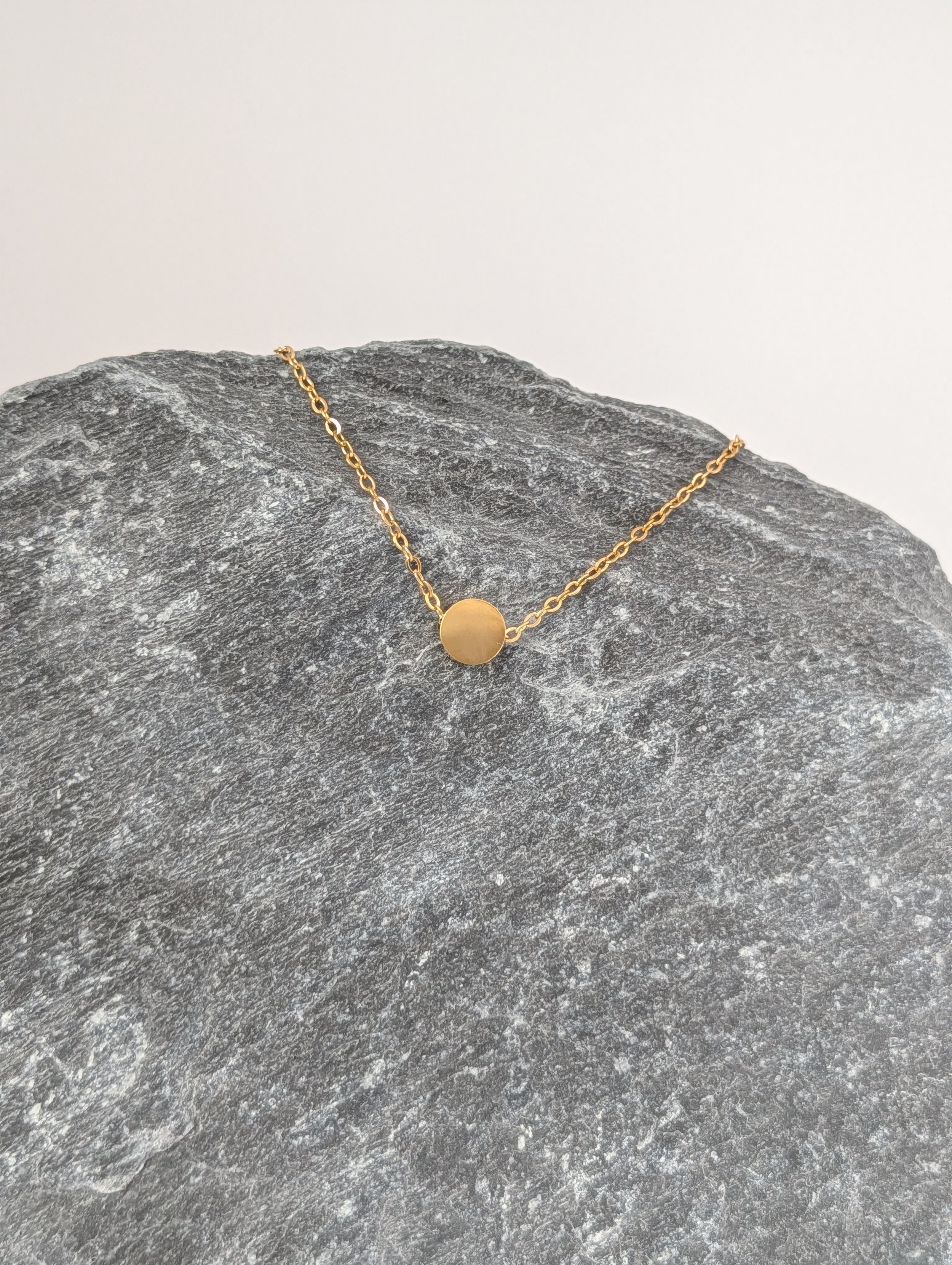 Dainty Circle Necklace