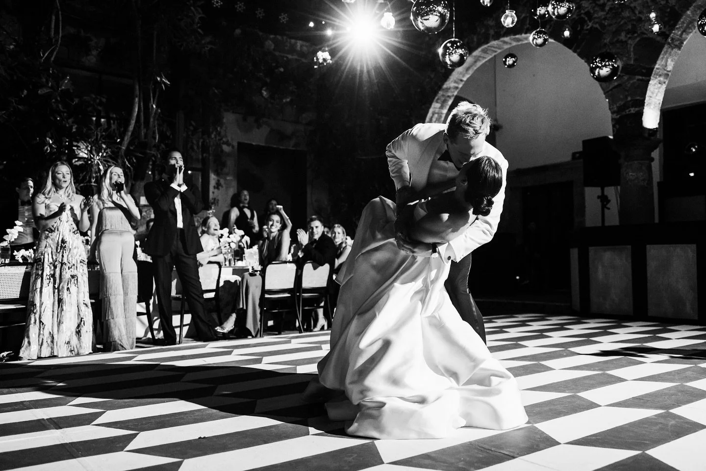 On this profile, we live for the first dance and the black and white pictures✨
And this one was pure magic.
I can&rsquo;t wait to share more from this beautiful wedding.

Monse &amp; Hans &mdash; what an incredible vibe.
That energy, that chemistry&h