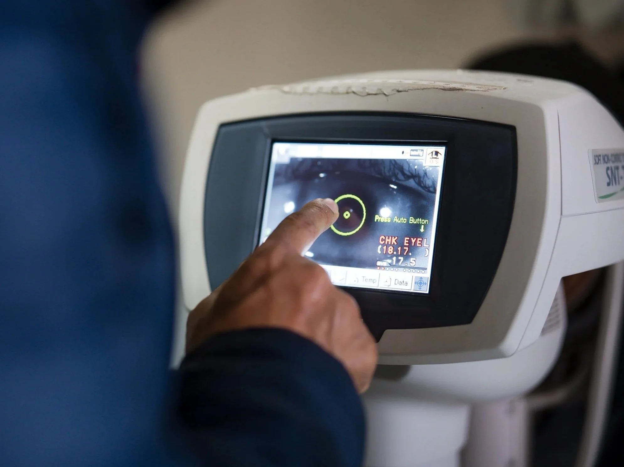 Ophthalmic technology assisting in cataract surgery procedure