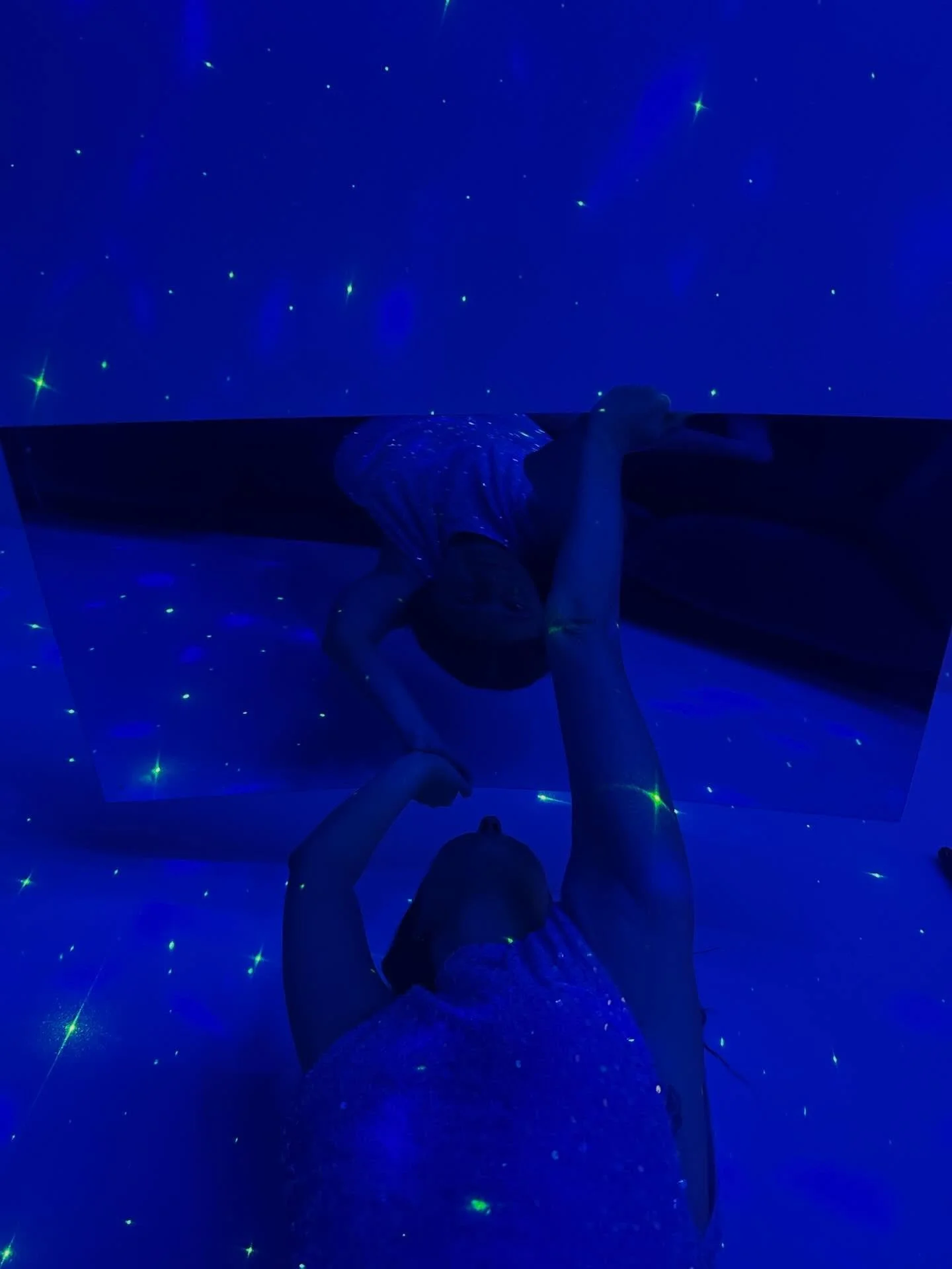 2025 pt 2

1 📸 @itsduppy 
2 making a music video in bk with @laylakhoshnoudi 
3-6 making music videos in bk with @ameliagoldenstudio &amp; angels @8molly88 @itsduppy 
7-8 Halloween with @ericdeanwilson as Halloween herself
9 Beaver moon
10 intense &