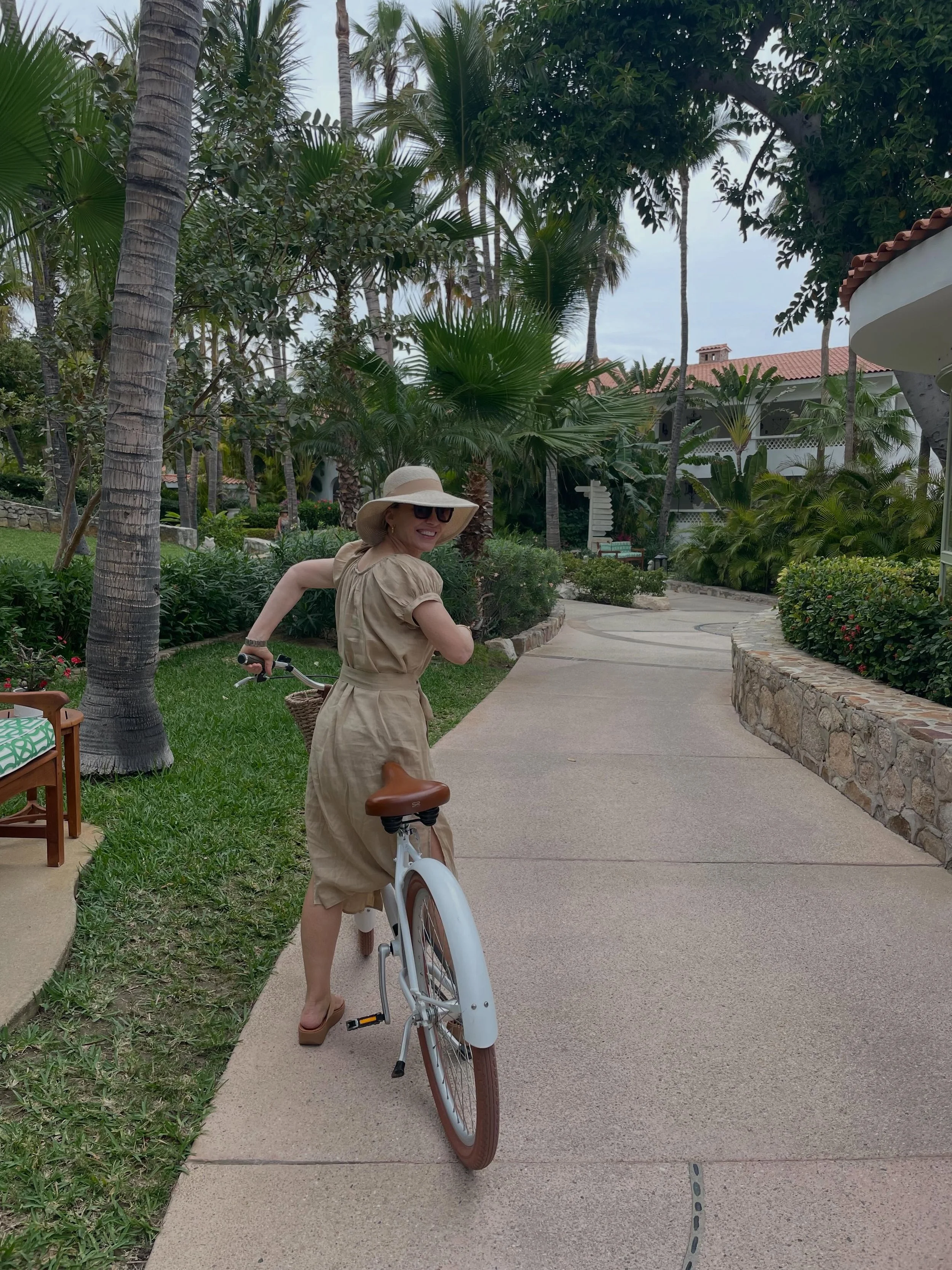 Happy belated to my beautiful mama! The kindest most fun most generous, thoughtful and beautiful mom in the world. Also my favorite travel buddy (and we are so overdue for a trip!). Yesterday was a strange day, going from a memorial for one of my chi