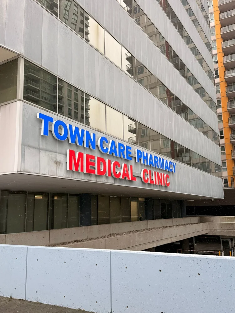 IDA Pharmacy and Clinic - Illuminated Channel letters on Aluminum Raceways (Toronto)