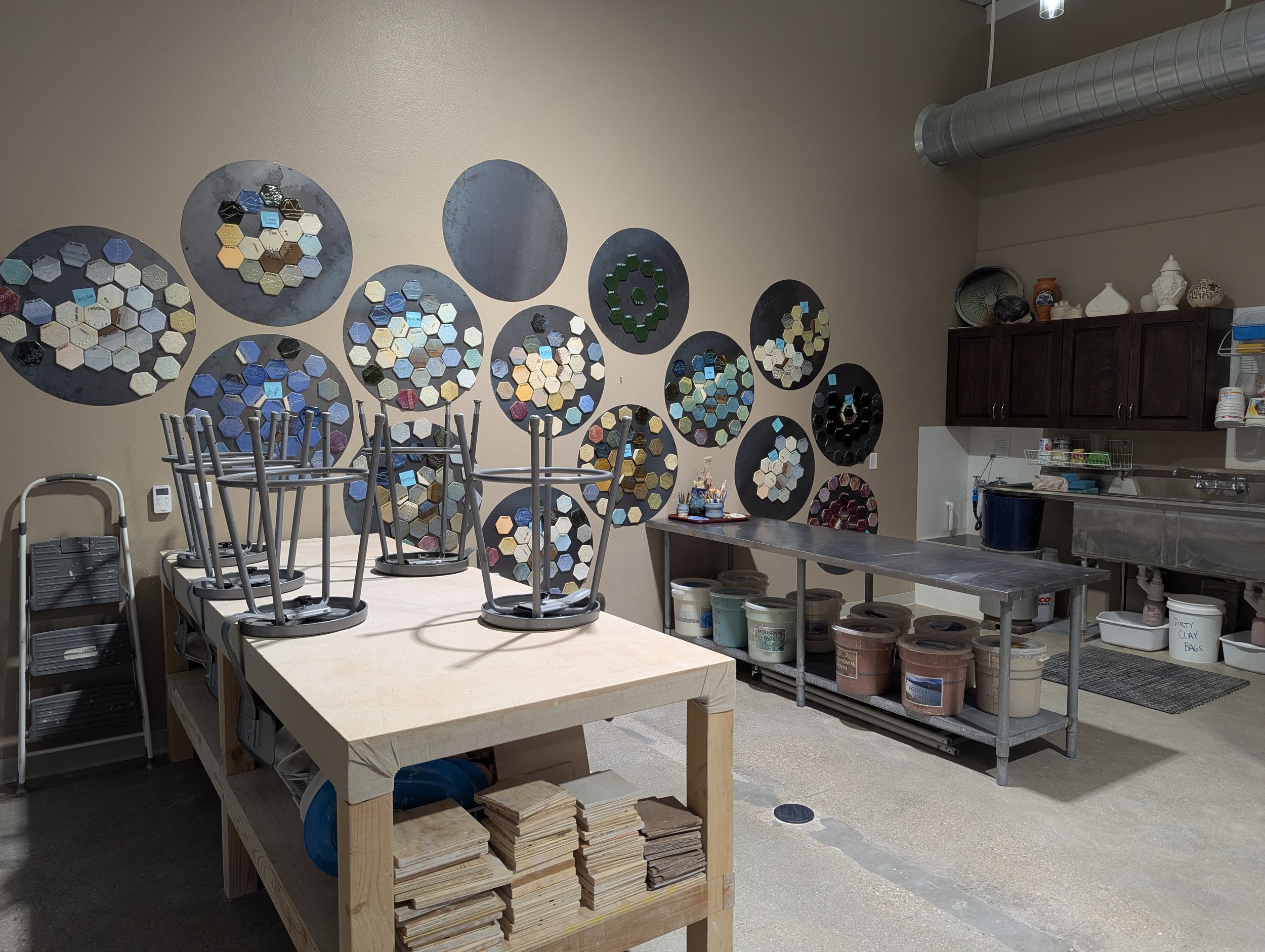 glaze room.jpg