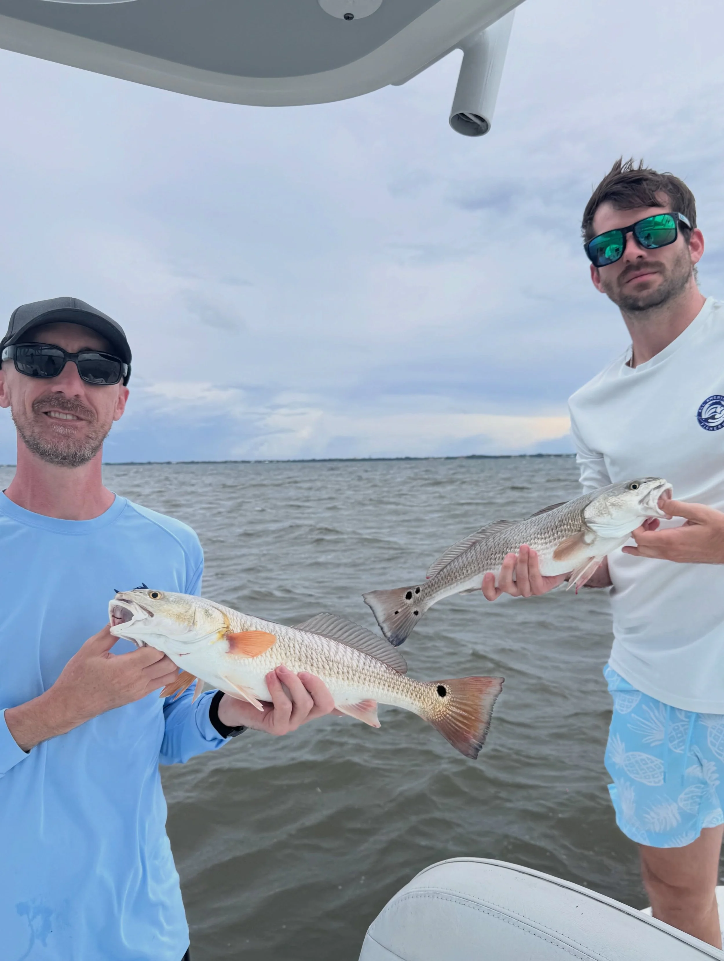 Schoolies are in class and SCHOOLIN. Sarasota bay is hot right now. Averaging a dozen redfish paired with big snook, killer 4hrs of fishin. It&rsquo;s non stop. Just Book it. Money is temporary memories are forever.