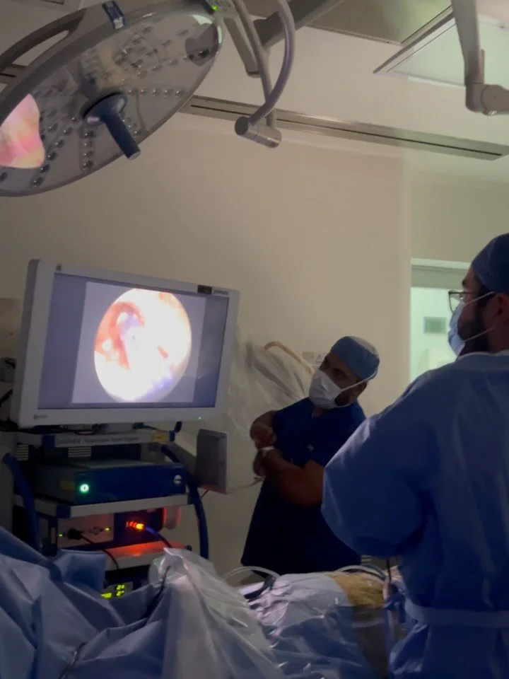 Descompresi&oacute;n Endoscopica de columna 
&bull; M&iacute;nimo dolor postoperatorio y m&iacute;nimo sangrado 
&bull; Preservaci&oacute;n de la musculatura.
&bull; Recuperaci&oacute;n acelerada de la movilidad
Nuestro objetivo es que recuperes tu c