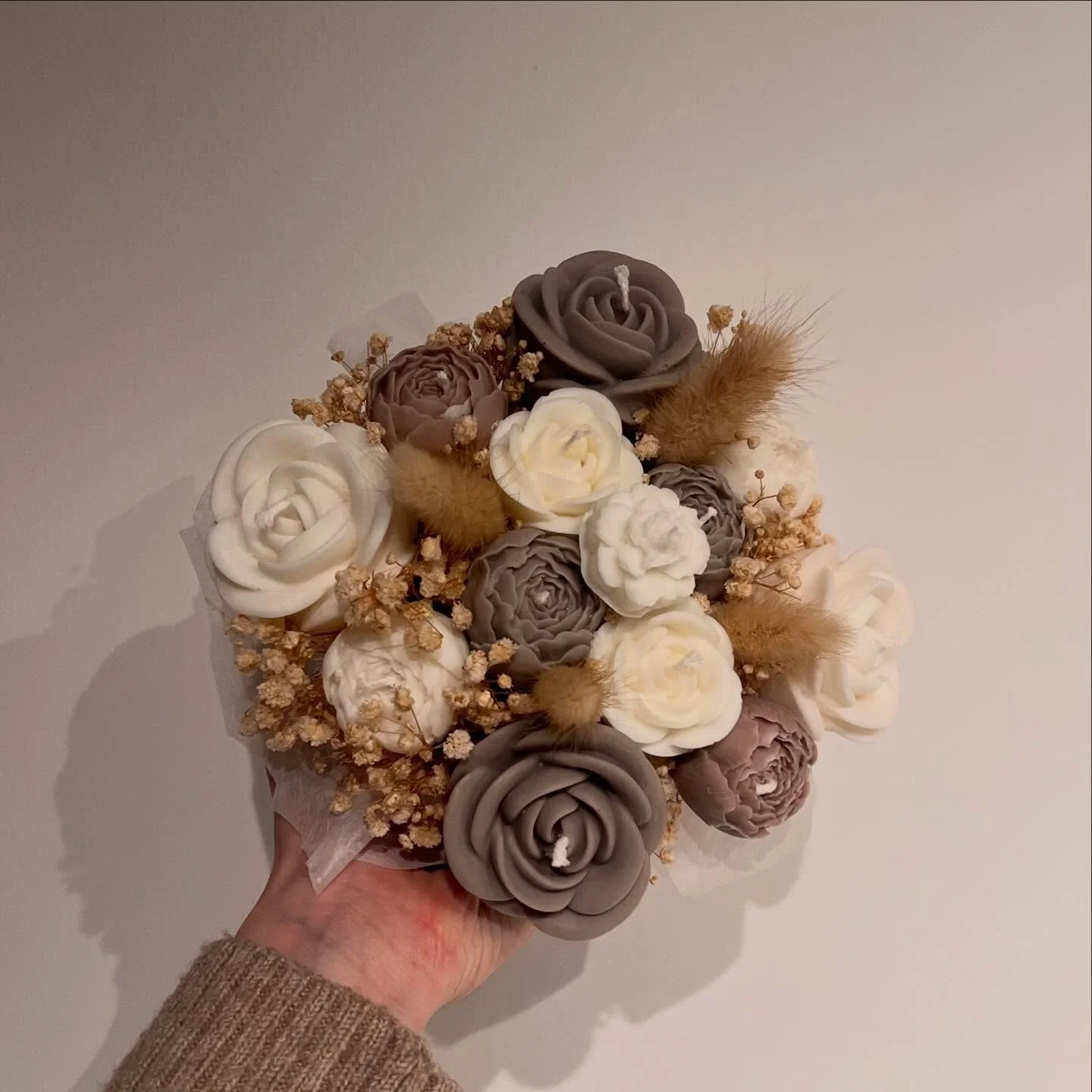 Dana&scaron;nji teden je bil v znaku &scaron;opkov. 🥰 

#&scaron;opek #sveče #candles #candlebouquet #svijeće