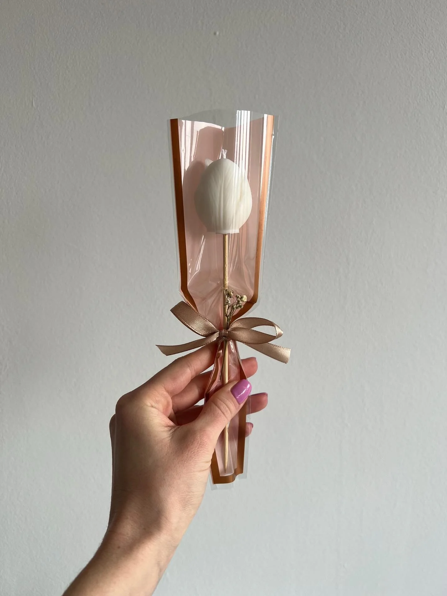 Preprostno. Romantično. Trajno. Ostale besede so odveč. 🌷 

#tulipan #sveča #candle #tulipcandle #svecefiamma