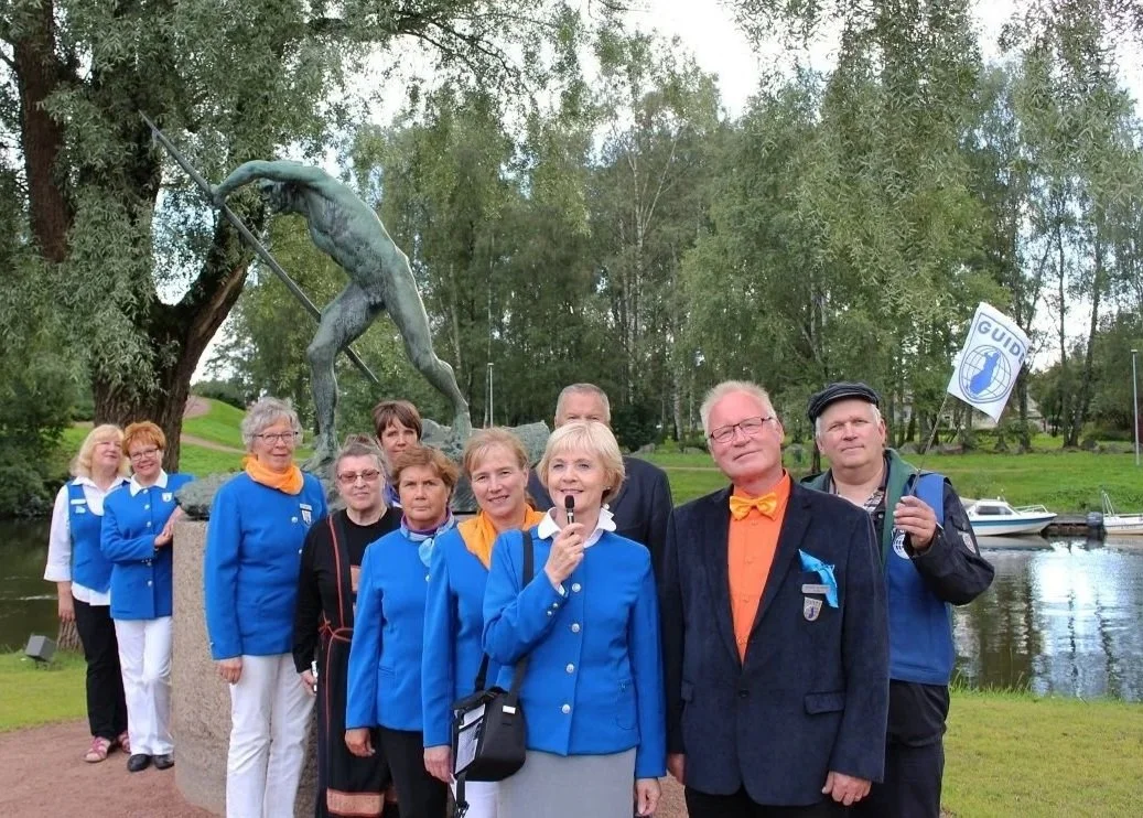 Kotkan matkailuoppaat opastavat Sunilassa