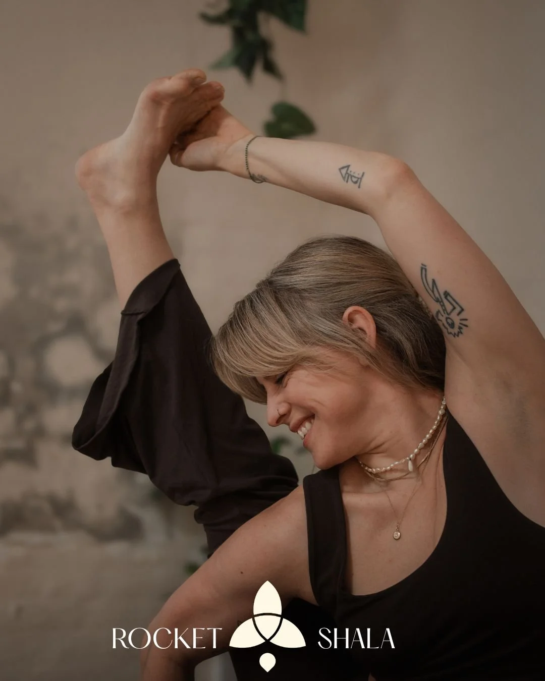 Hi! 🥰 My name is Tessa, and you can find me teaching Yoga Dynamic and Prenatal yoga as well as subbing Rocket 

I love teaching yoga because it lets us, as teachers, forever remain students. We learn from our students, from the ongoing desire to go 
