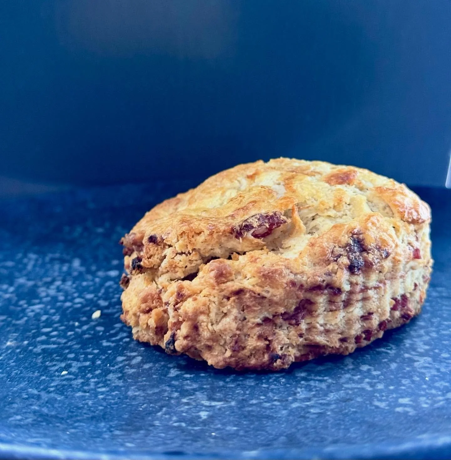 Bacon, goat cheese and caramelized shallot scones on the menu this week!! They are so soft and flaky. My sister said they tasted like a ritz cracker and at first I was offended but then I thought you know who doesn&rsquo;t love a ritz cracker?? #scon