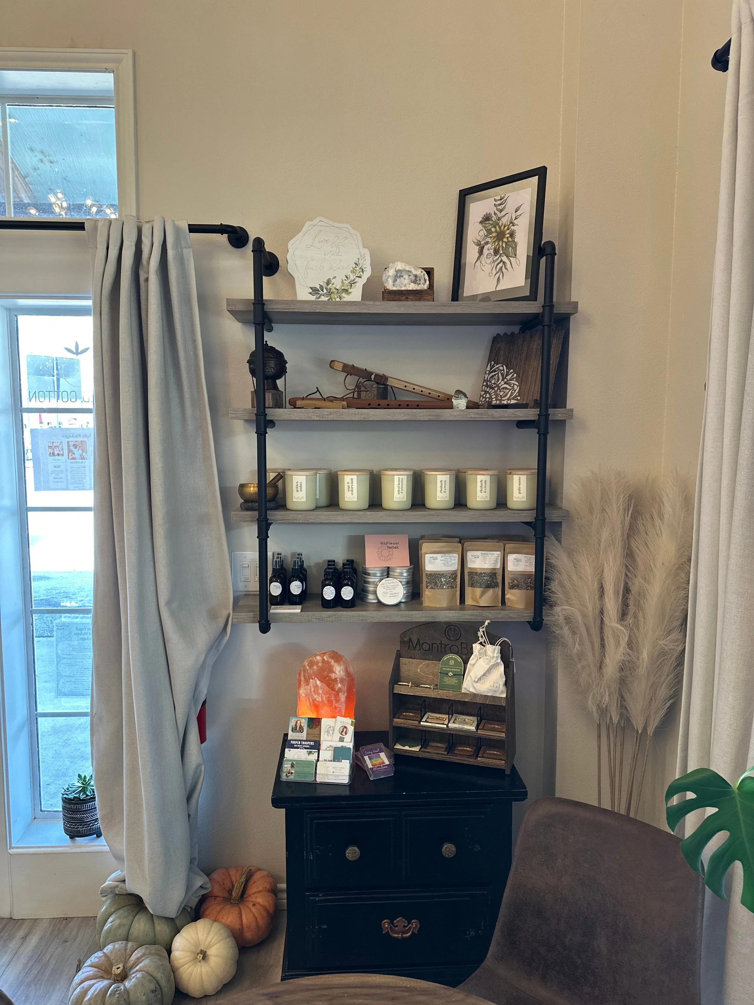 retail shopping options at mandala den
