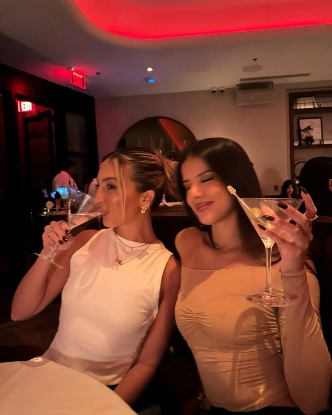 You x Sexy Roman &mdash; effortlessly iconic.

Photo credits: 
Photo 1: @jennyhunsaker
Photo 2: @ Mxlanieee
Photo 3:@alexandra.glass
Photo 4:@jamielynph_