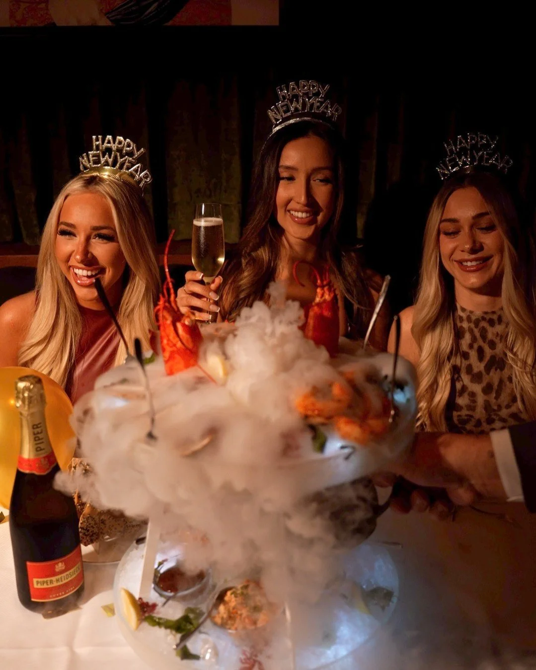 End 2025 with la dolce vita &mdash; turned all the way up! Italian prix fixe. Roaming Martinis. Festive Energy. DJ thru Midnight. 🥂

First Seating | 5&ndash;7:15 PM
Second Seating | 8&ndash;10:30 PM + midnight toast.

Book now and ring in 2026 the s