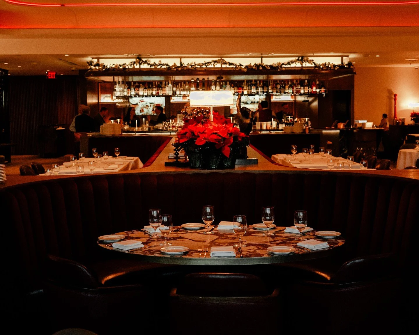 Christmas Day has its own kind of magic at Sexy Roman. Merry Christmas from our family to yours!🍸