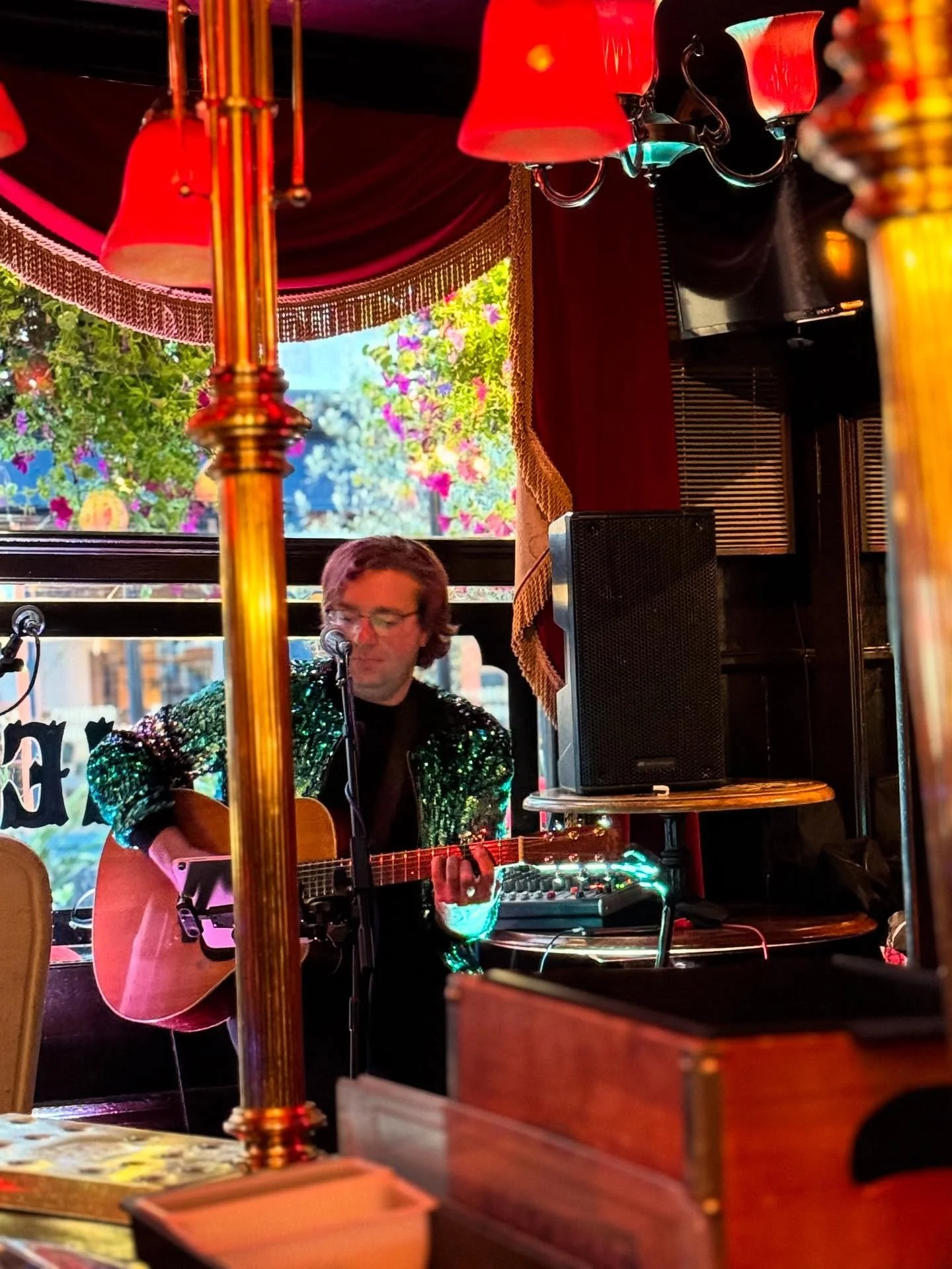 We&rsquo;ve just about recovered from a hectic Pride weekend (reel to follow soon) so just fancy a chilled acoustic hangout with our good friend @joelwhitemusic. Why don&rsquo;t you come and hang out? 
Happy hour until 8pm, music from 8:15 🎶🎵🎸🎤
.